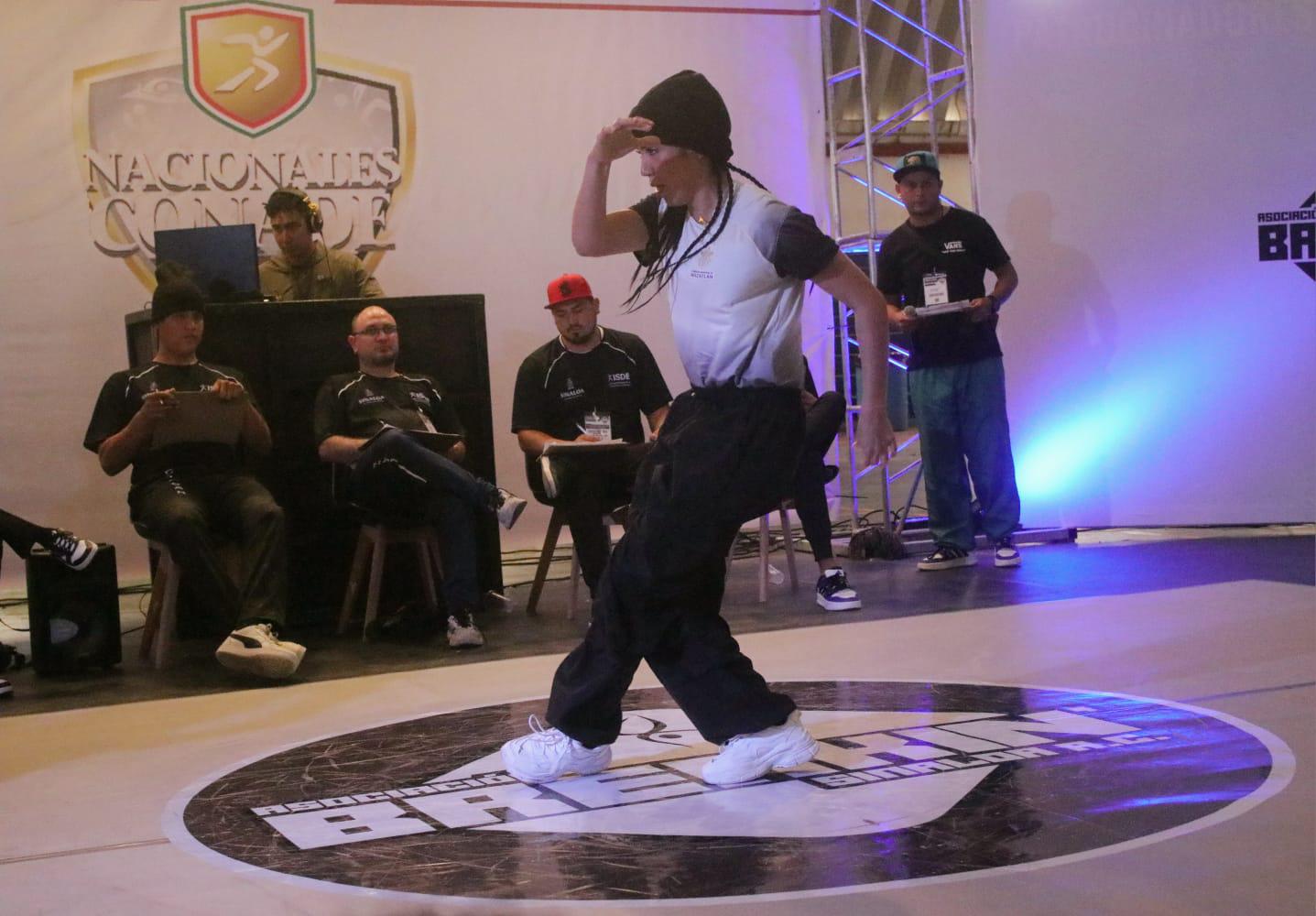 $!B-Boy Kamikaze le da a Mazatlán la medalla de oro en breaking