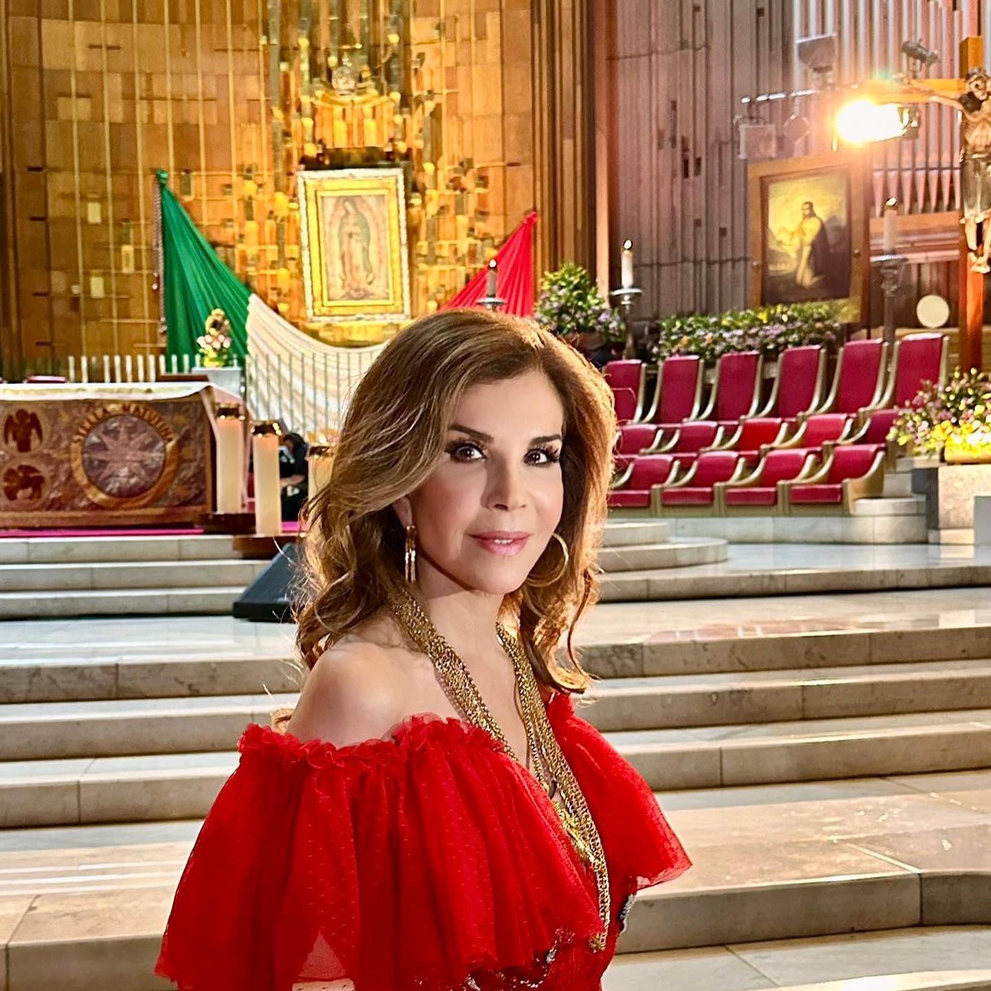 $!Cantan artistas mexicanos a la Virgen de Guadalupe en su día