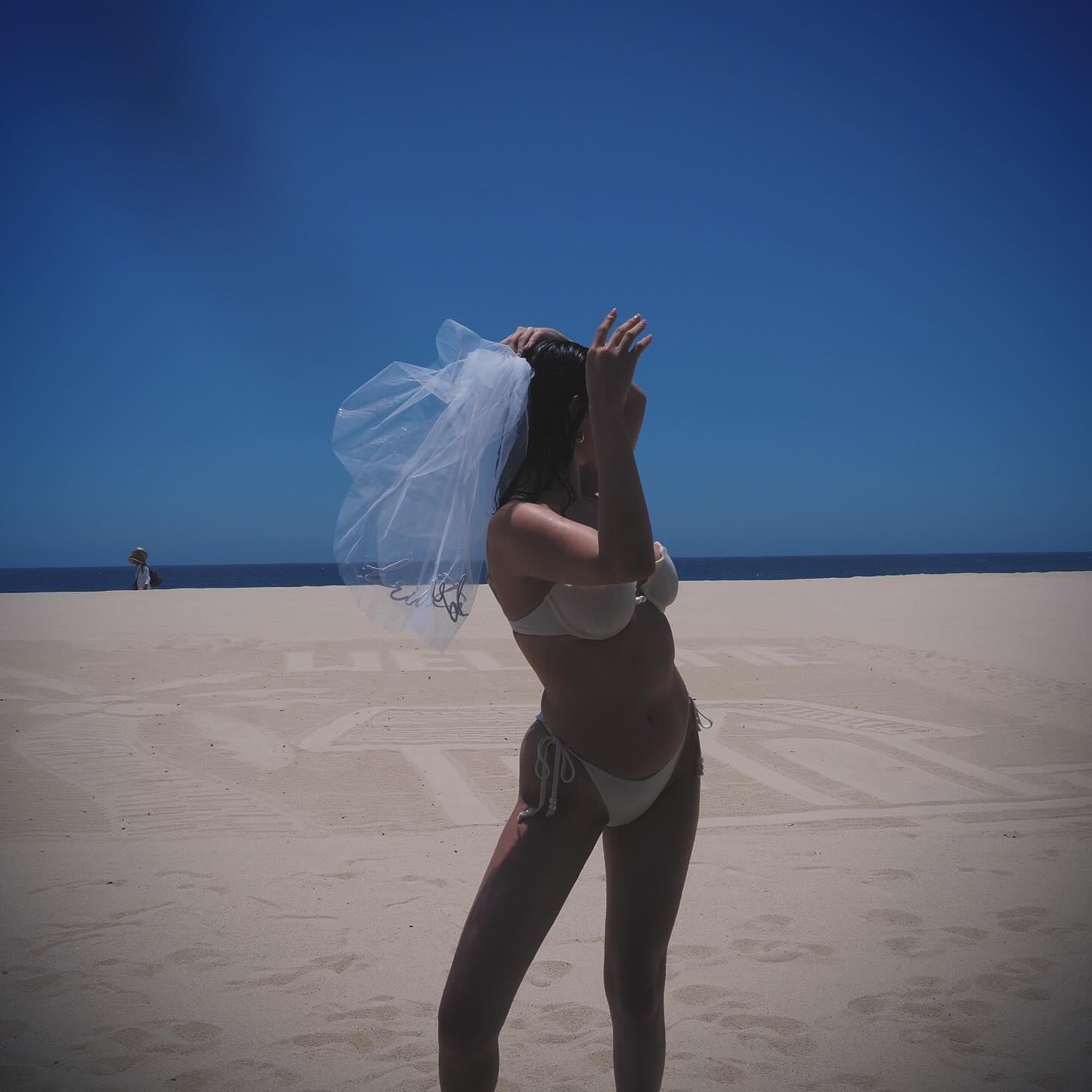 $!Disfruta Selena Gomez su despedida de soltera en las playas de Los Cabos