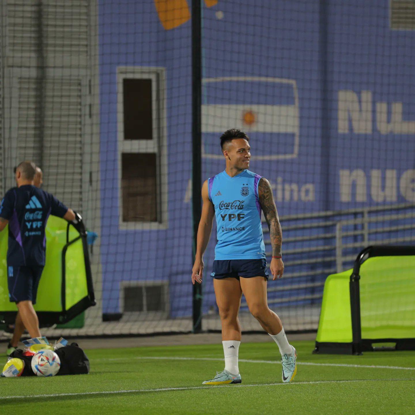 $!Argentina realiza su primer entrenamiento en Qatar; presenta dos bajas