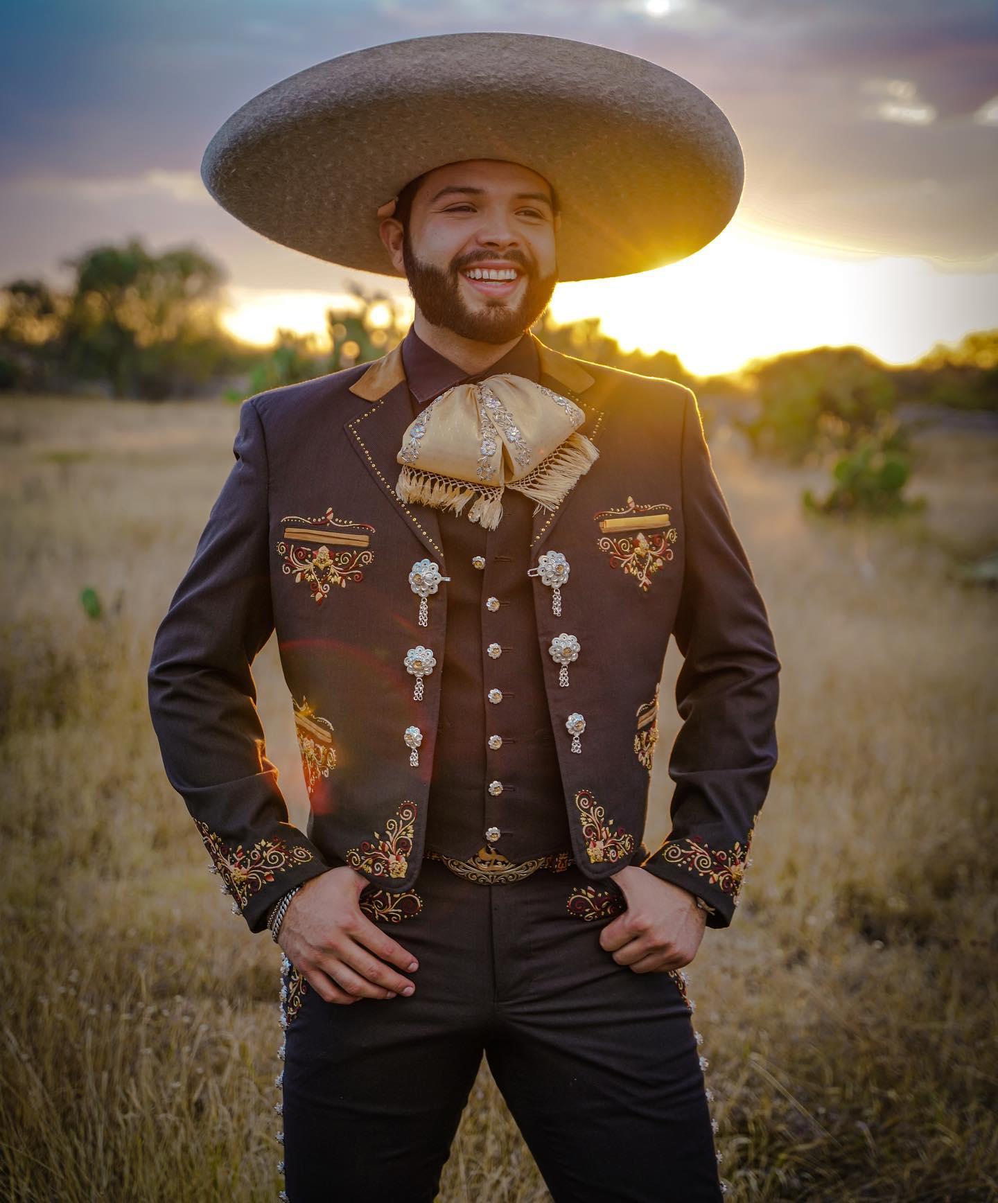 $!Estrena Leonardo Aguilar el tema ‘Soy como quiero ser’