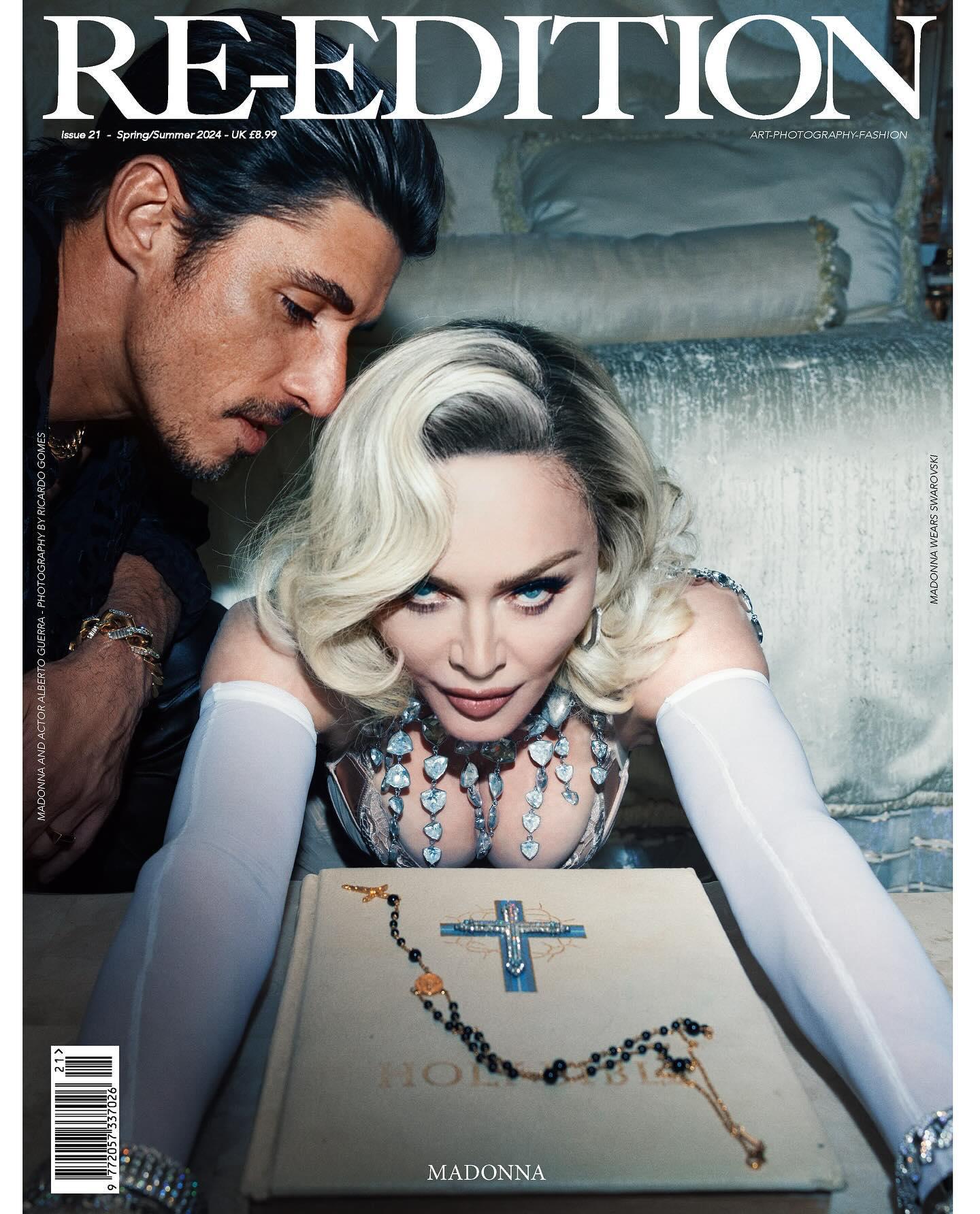 $!Sube Madonna al escenario a Alberto Guerra en su concierto en la CDMX