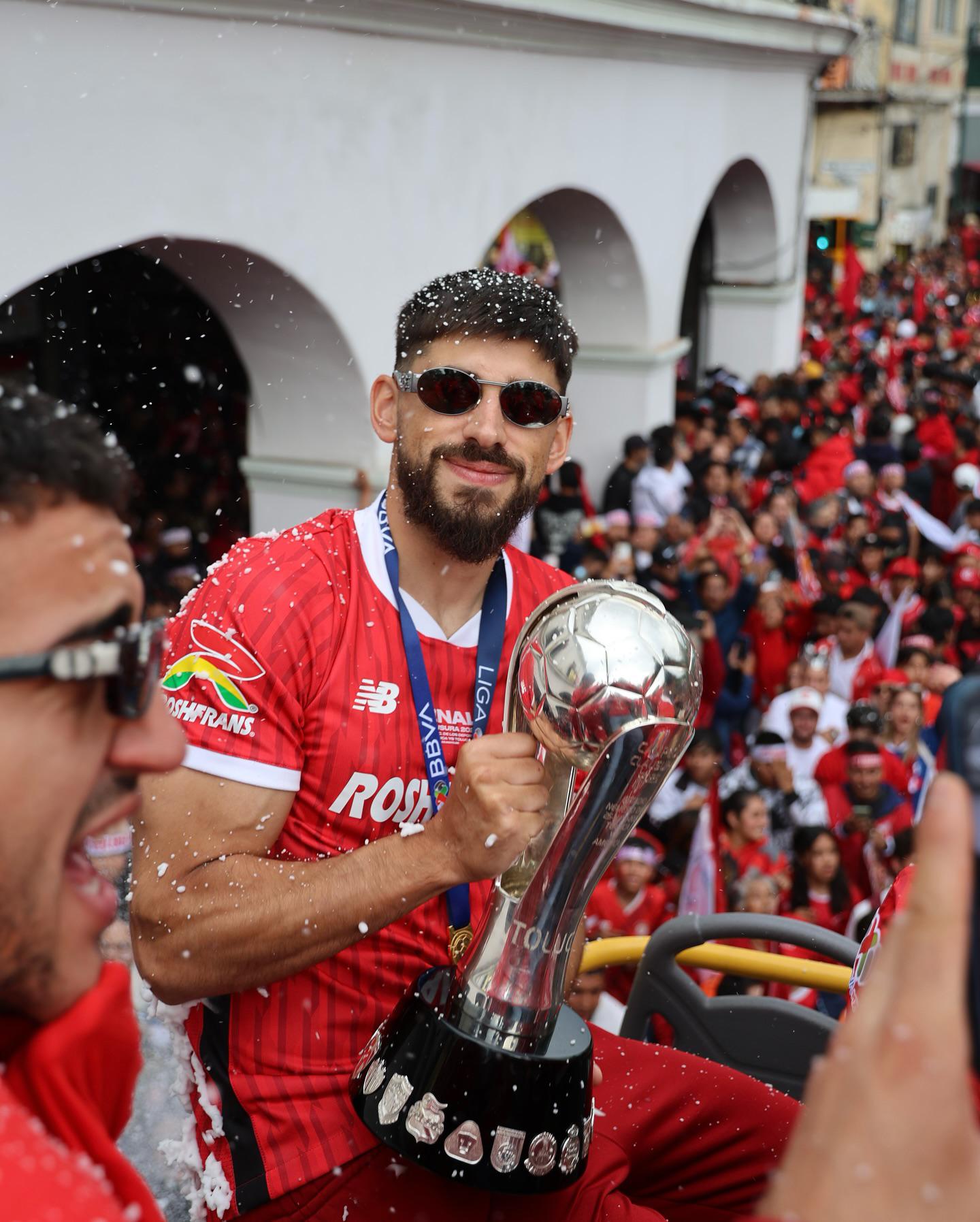 $!Toluca festejó su campeonato con ‘Mi mayor anhelo’ y la ‘Cumbia de los trapos’