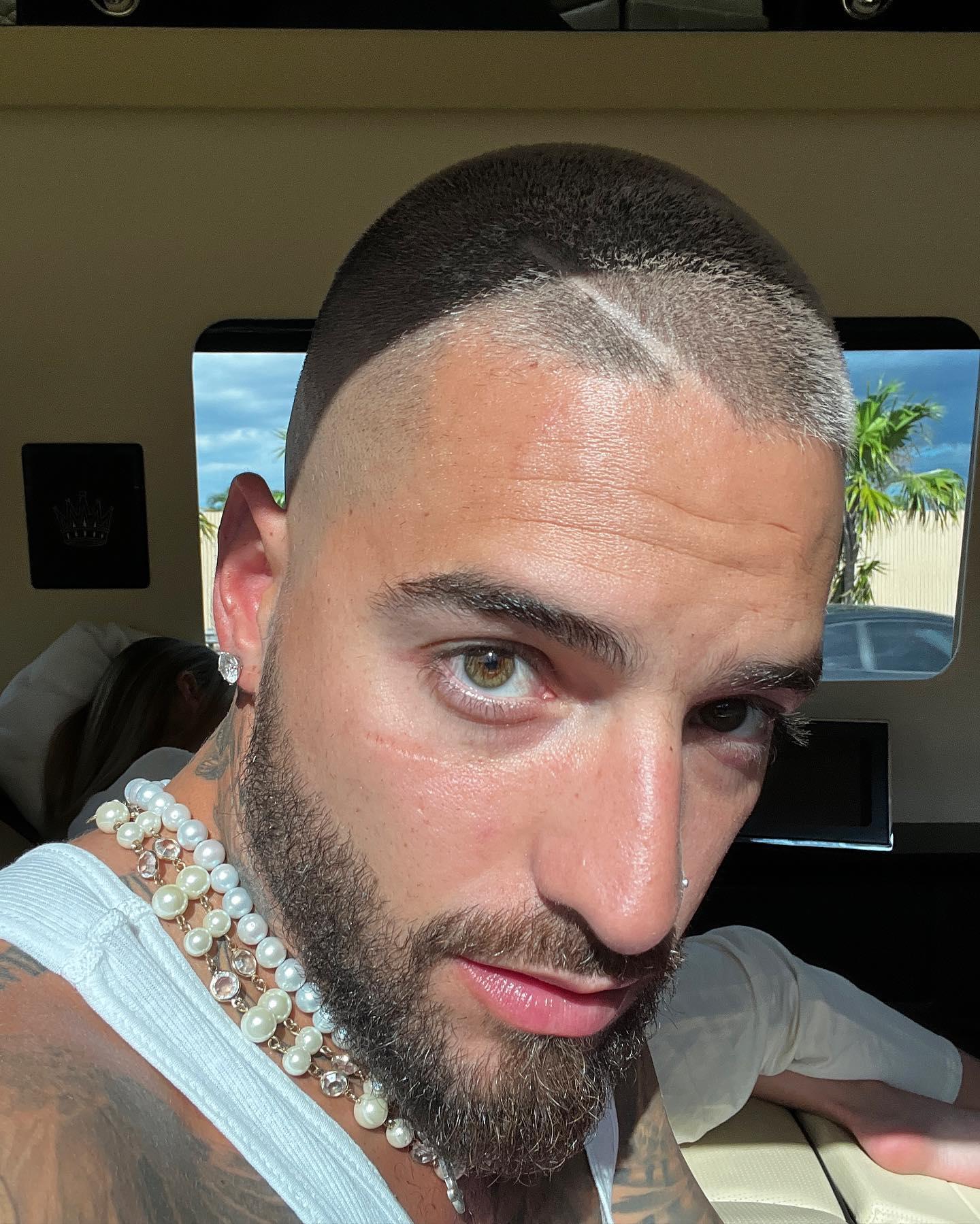 $!Sorprende Maluma a sus fans con nuevo look