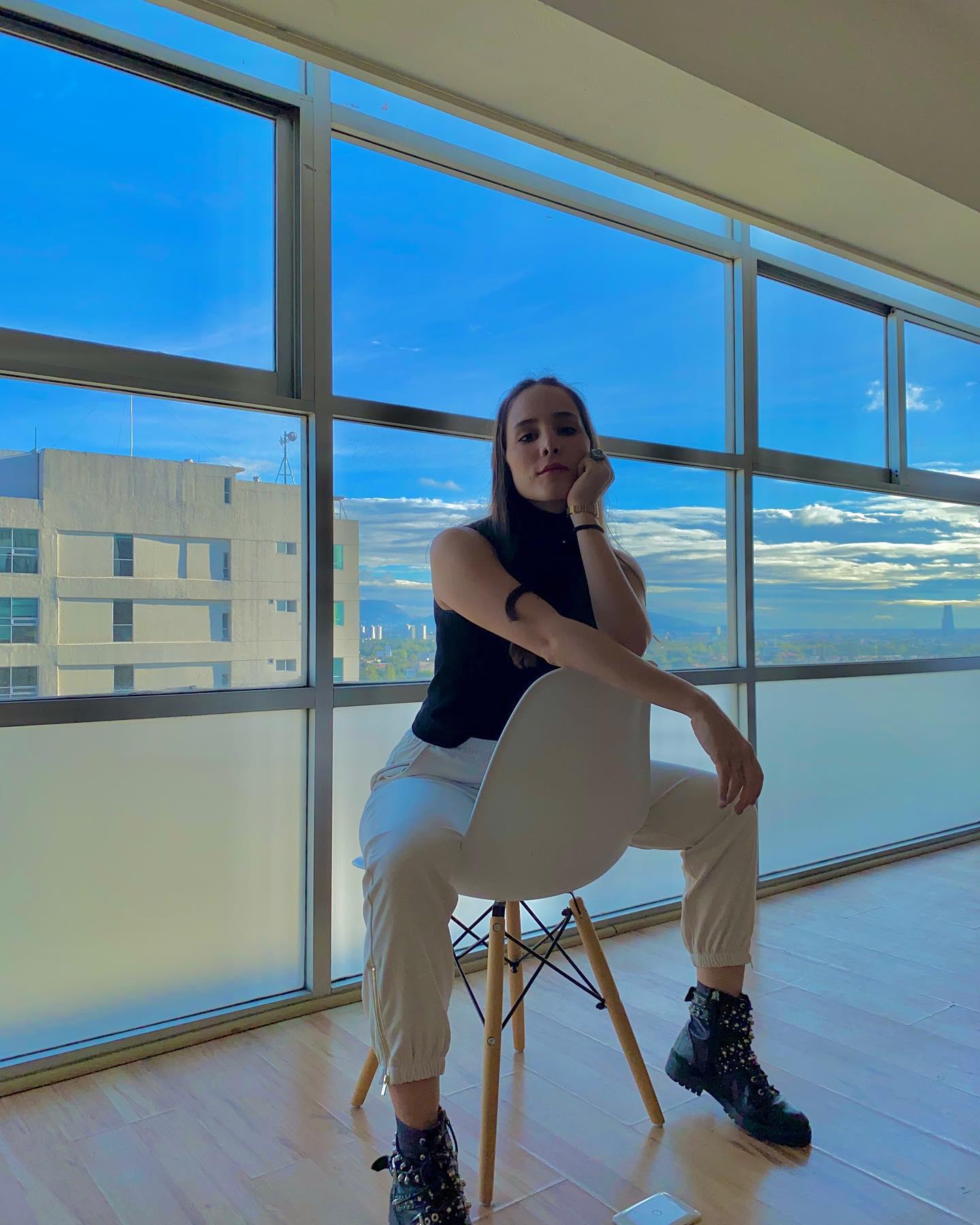 $!Debuta Marlla como artista independiente en Culiacán
