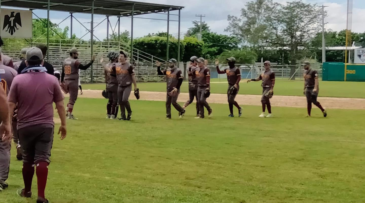 $!Mr. Concretos se queda con la serie y deja listas las semifinales de la Liga JAPAC de Beisbol de Primera Fuerza, en Culiacán