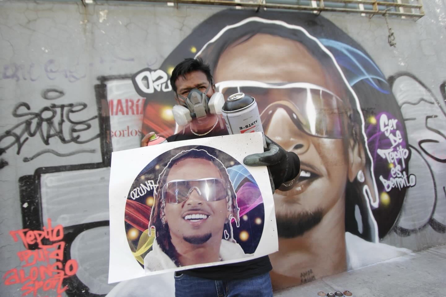 $!Visita Ozuna el barrio de Tepito donde pintaron un mural en su honor