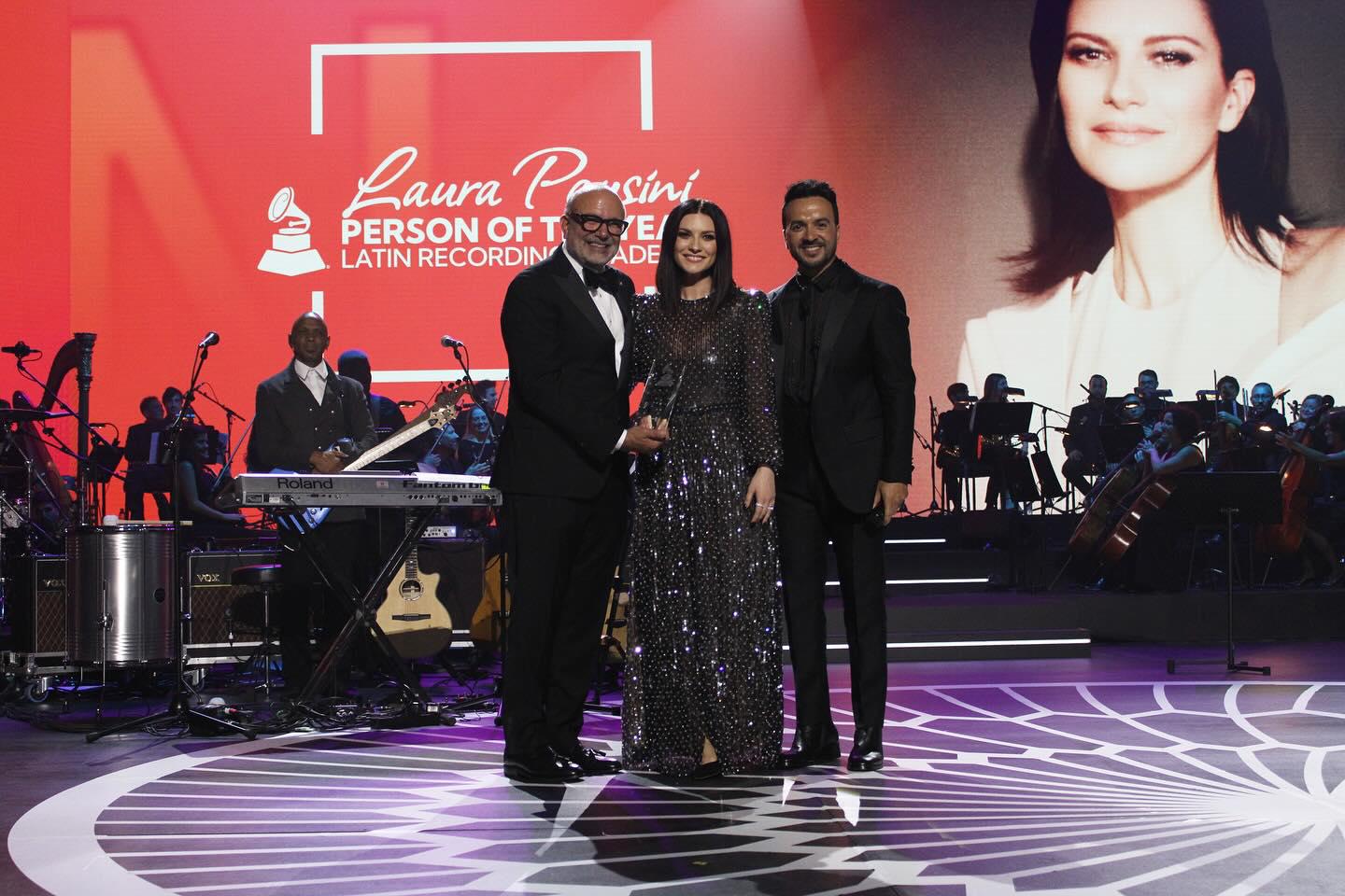 $!Laura Pausini recibe el premio a La Persona del Año.