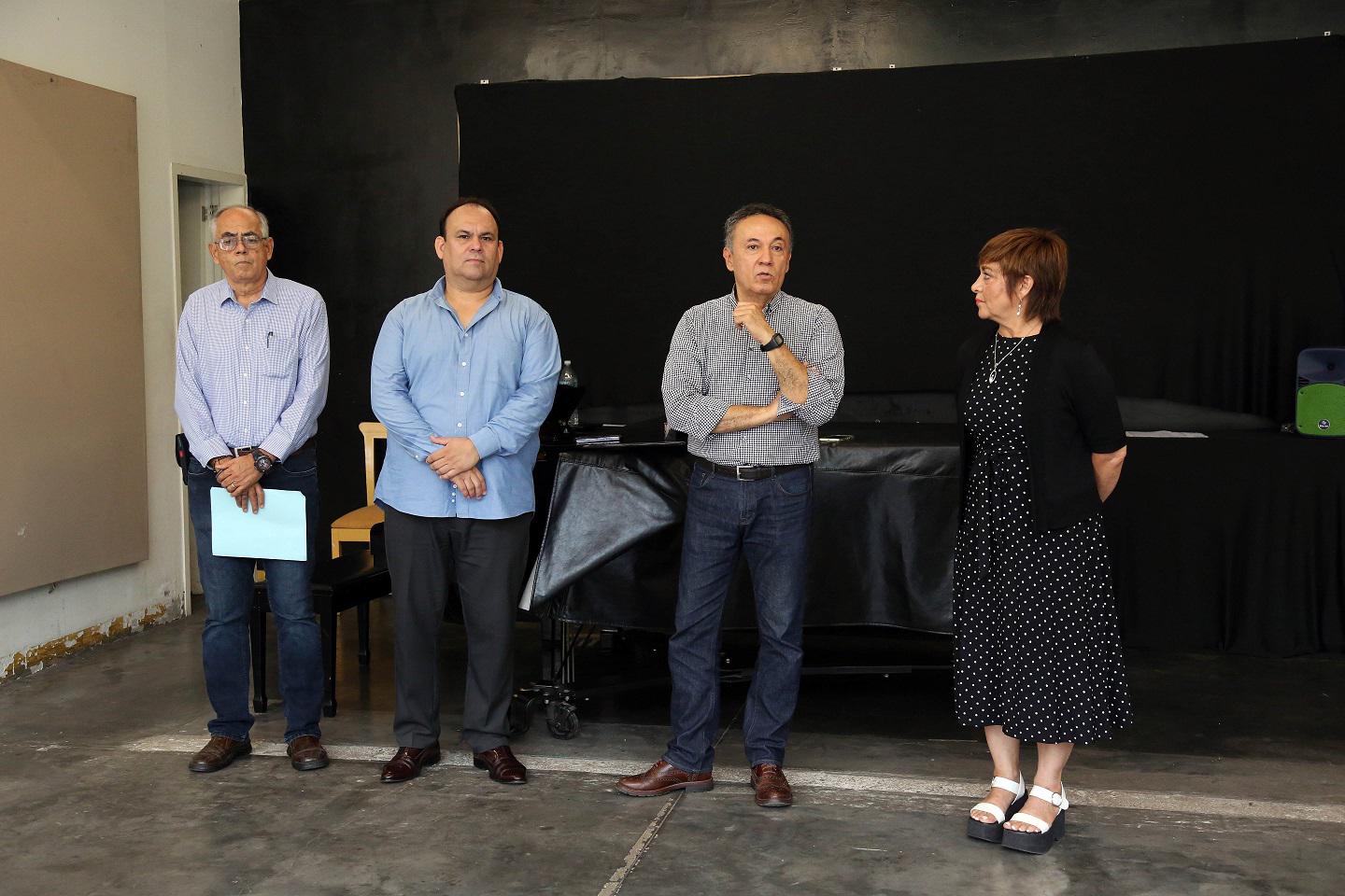 $!Rodolfo Díaz Fonseca, José Manuel Chu, Juan Avilés y Victoria Tatto dan la bienvenida.