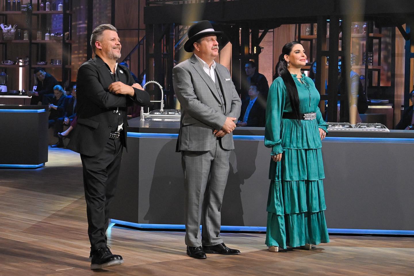 $!Elegantes para la gran final lucieron los chefs Poncho Cadena, Zahie Téllez y Adrián Herrera.