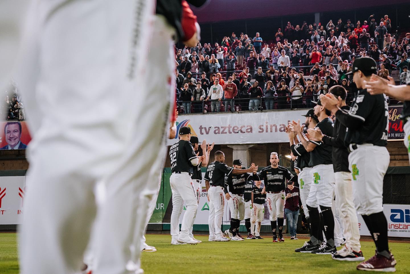 $!Tomateros de Culiacán rinde homenaje a Óliver Pérez