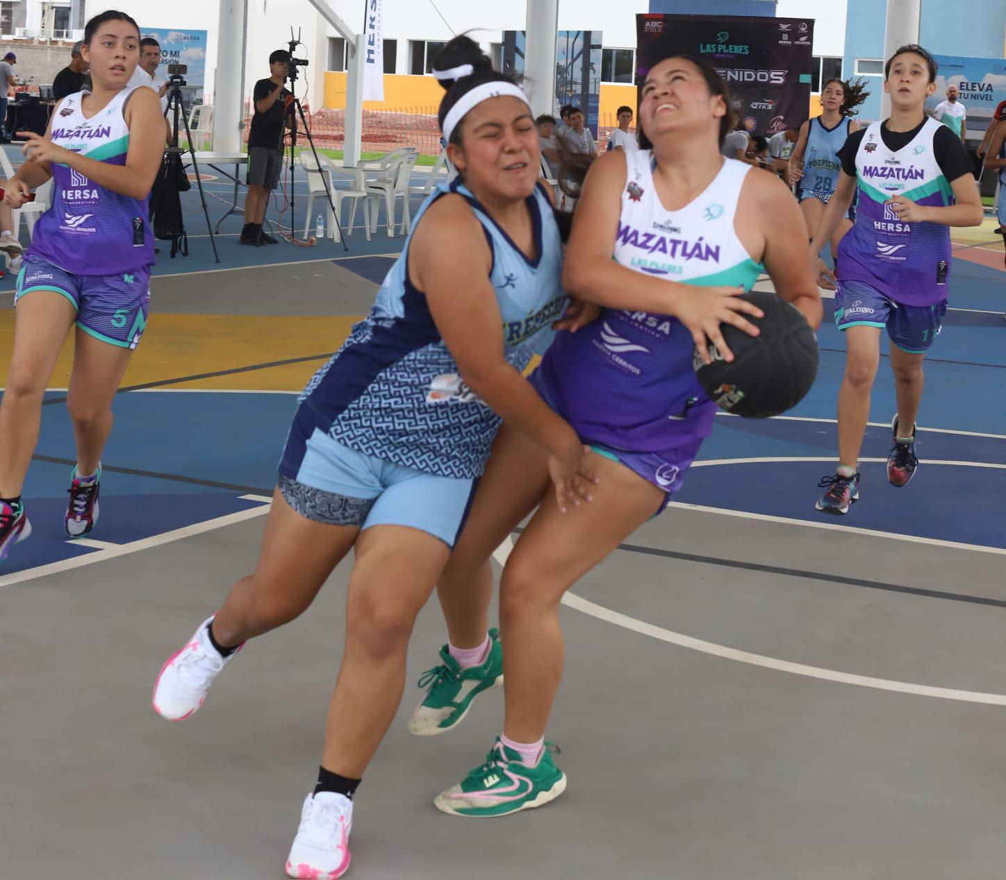 $!Las Plebes defienden el terreno en Nacional U18 de Academias