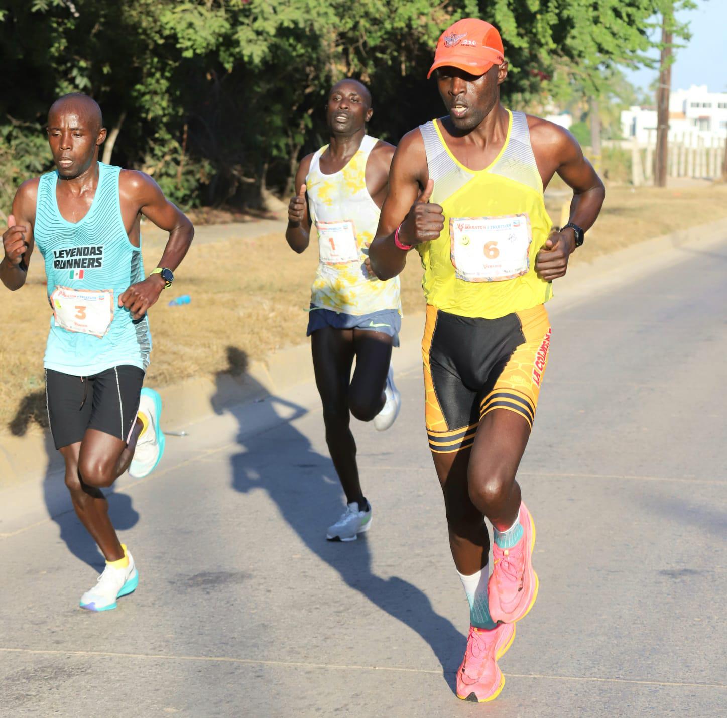 $!Keniata Geoffrey Kenisi Bundi se consagra campeón en los 42K del Gran Maratón Pacífico