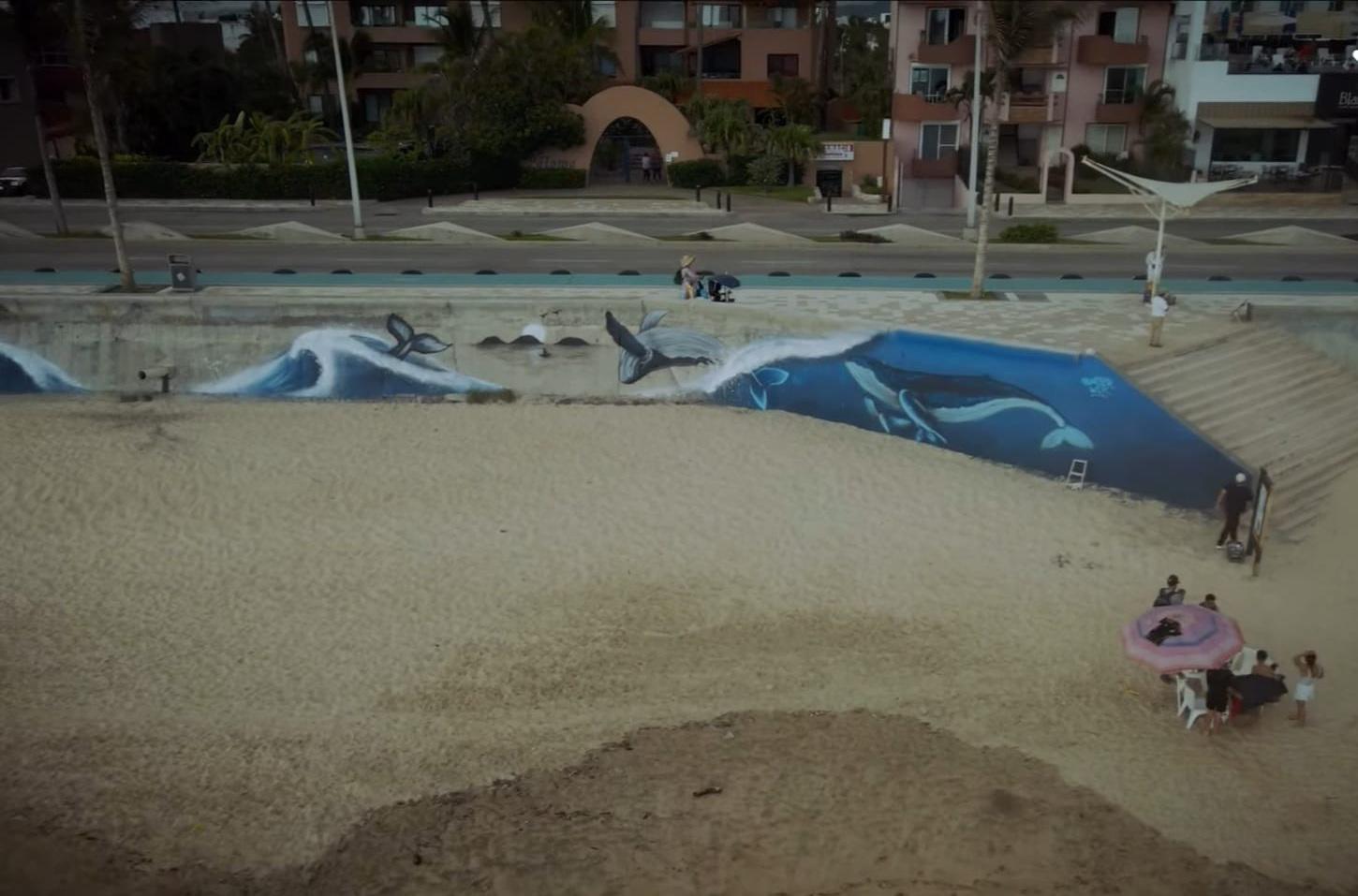 $!Pintan la vida marina en bardas del malecón de Mazatlán