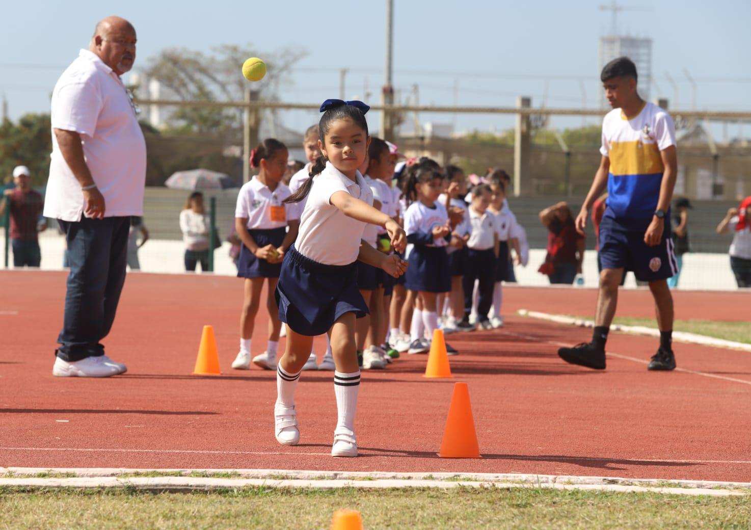 $!Niños de preescolar toman parte de la activación física