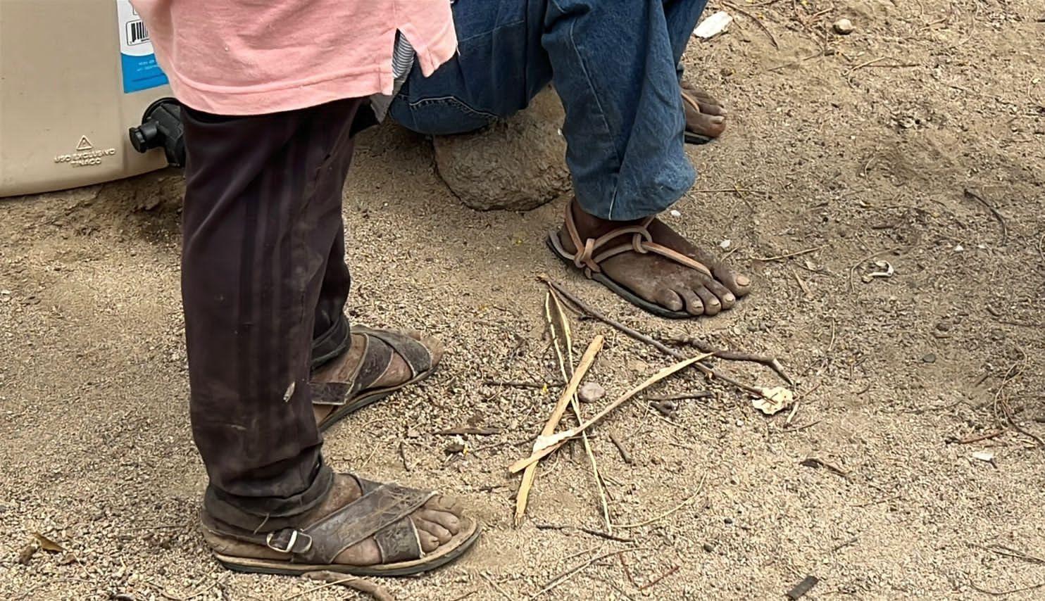 $!Donaciones dan de beber a comunidades con extrema sequía, en rincones de Sinaloa