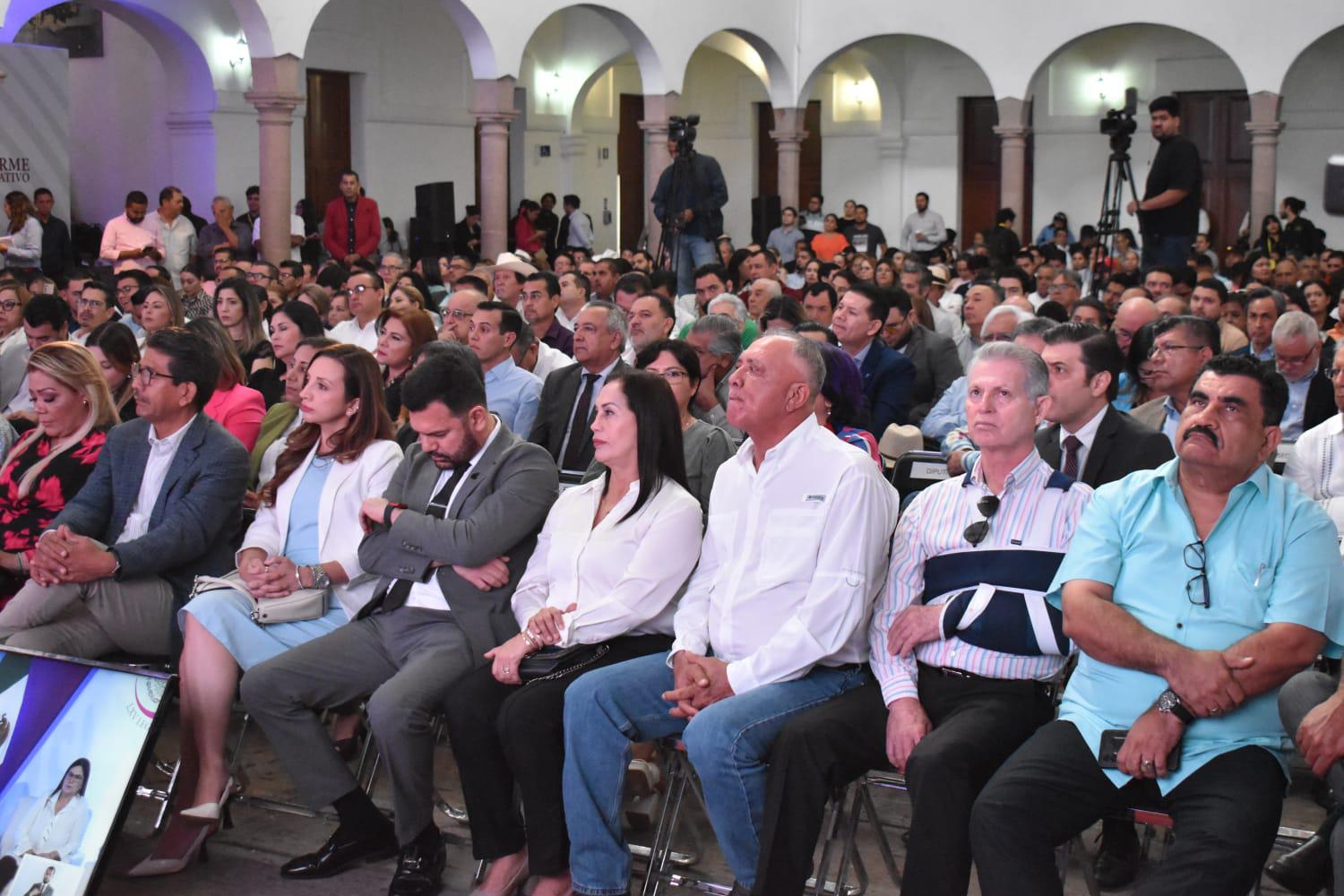 $!Imelda Castro destaca en quinto informe reducción de edad necesaria para ocupar cargos públicos