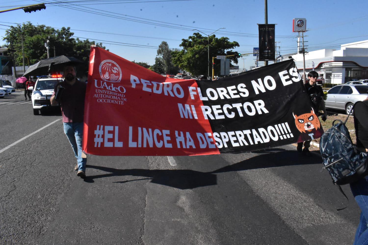 $!¡Rector por dedazo: no!, alumnos y docentes de la UAdeO marchan en Culiacán