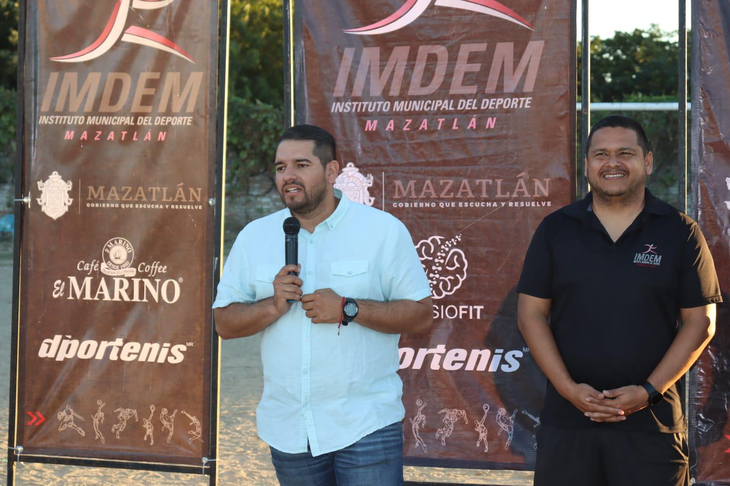 $!Premian a los campeones del Torneo de Futbol de las Colonias Populares