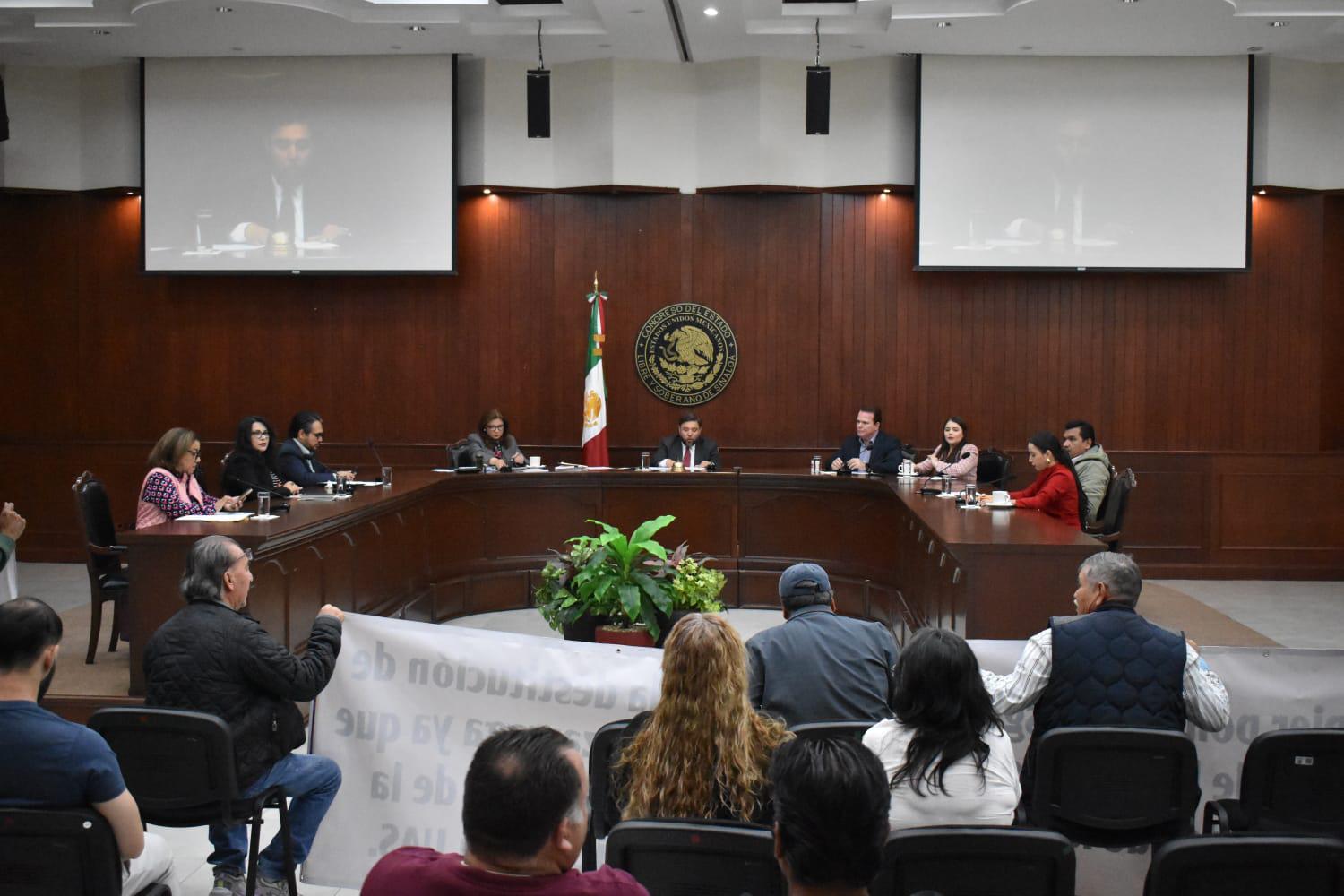 $!Exigen universitarios intervención del Congreso por ausencia de Rector en la UAS
