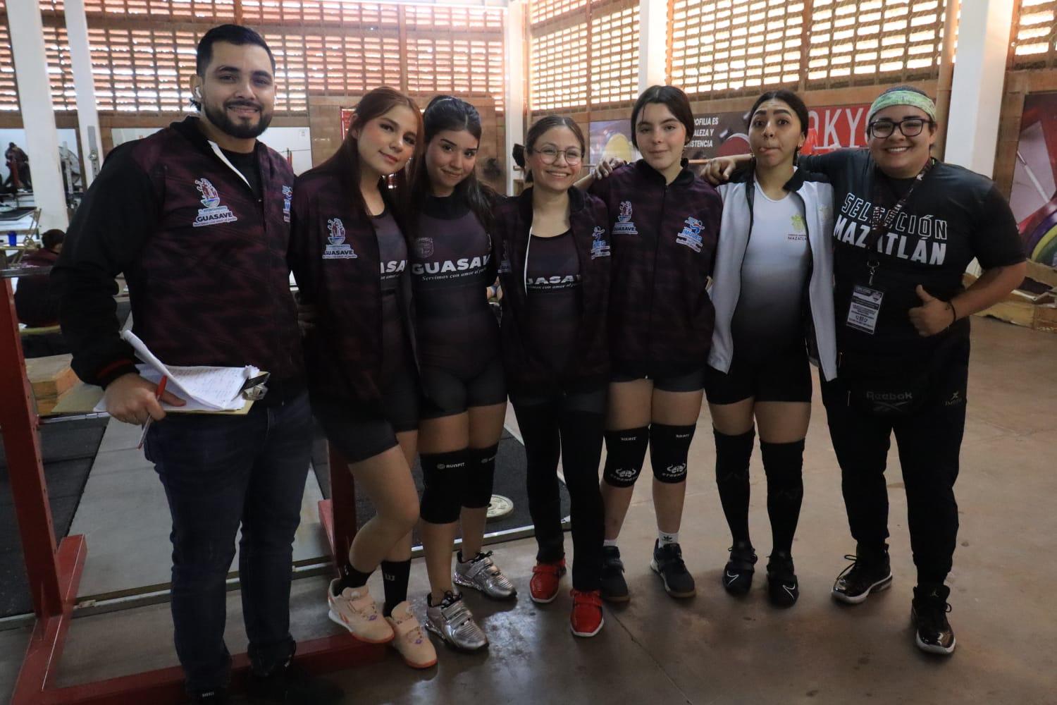 $!Karla Partida, de Mazatlán, gana medalla de oro en los estatales de halterofilia
