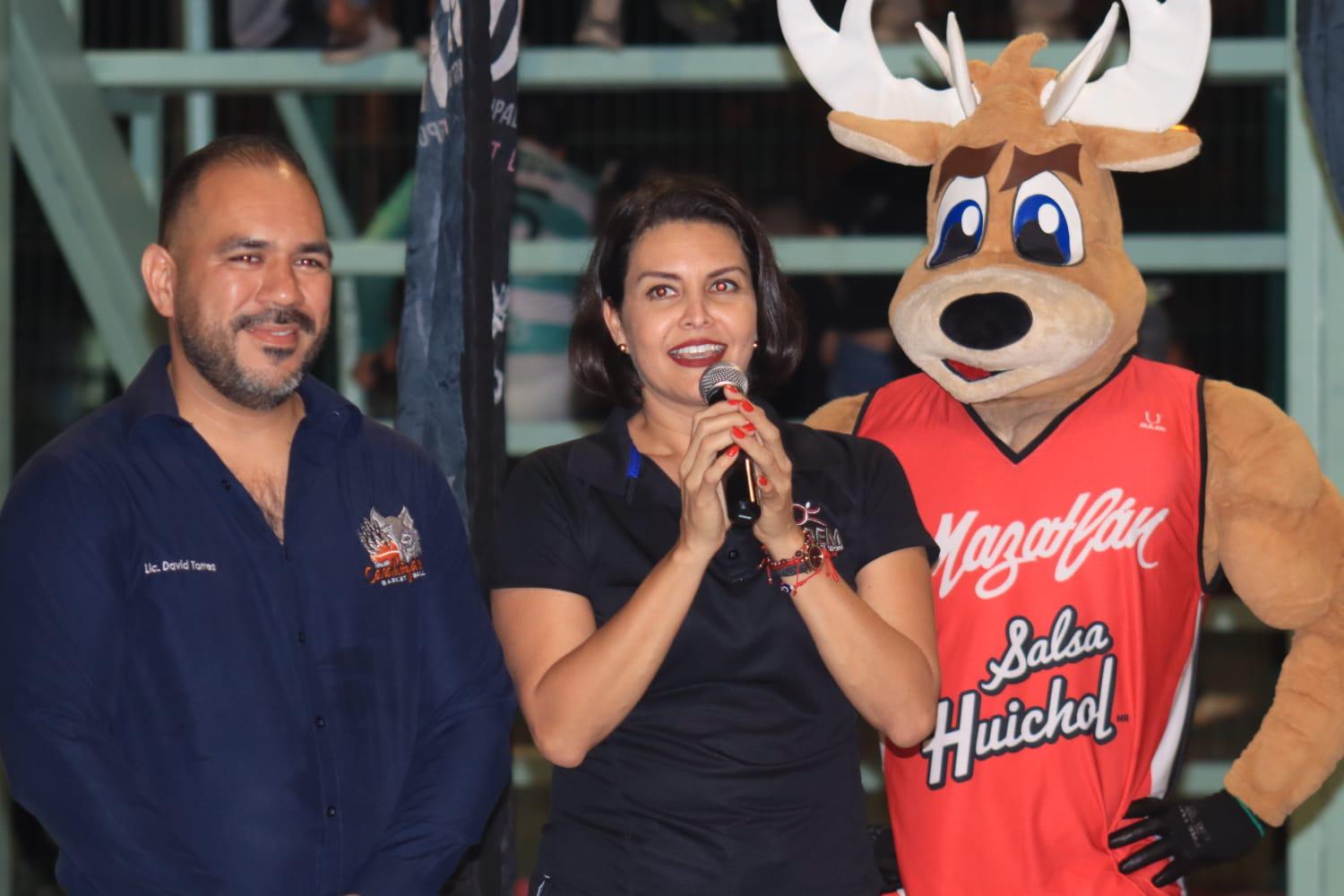$!Con fiesta inauguran Torneo Wolves en Casa Hogar