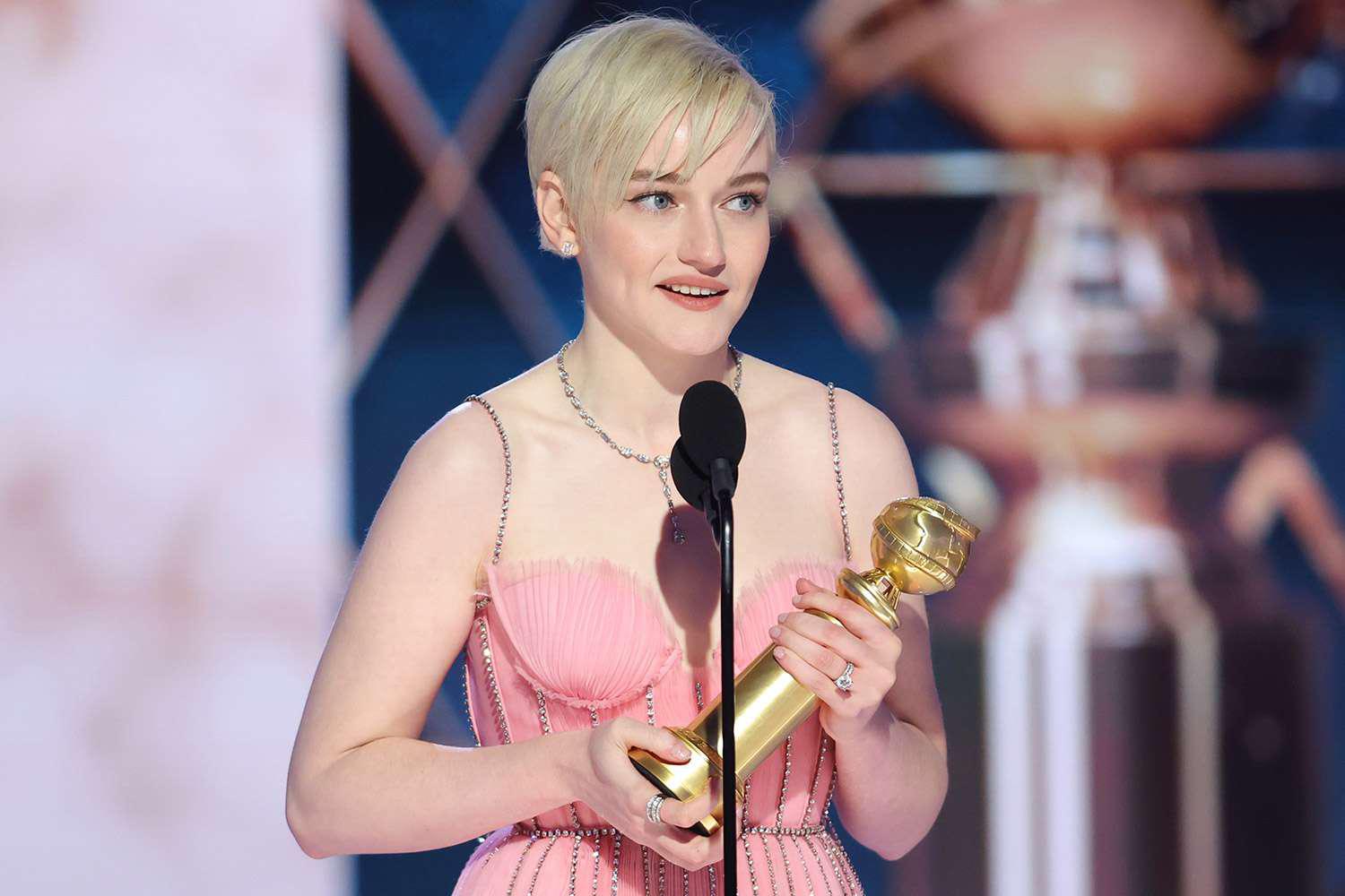 $!Julia Garner se lleva el premio a mejor actriz de reparto en serie de televiión.