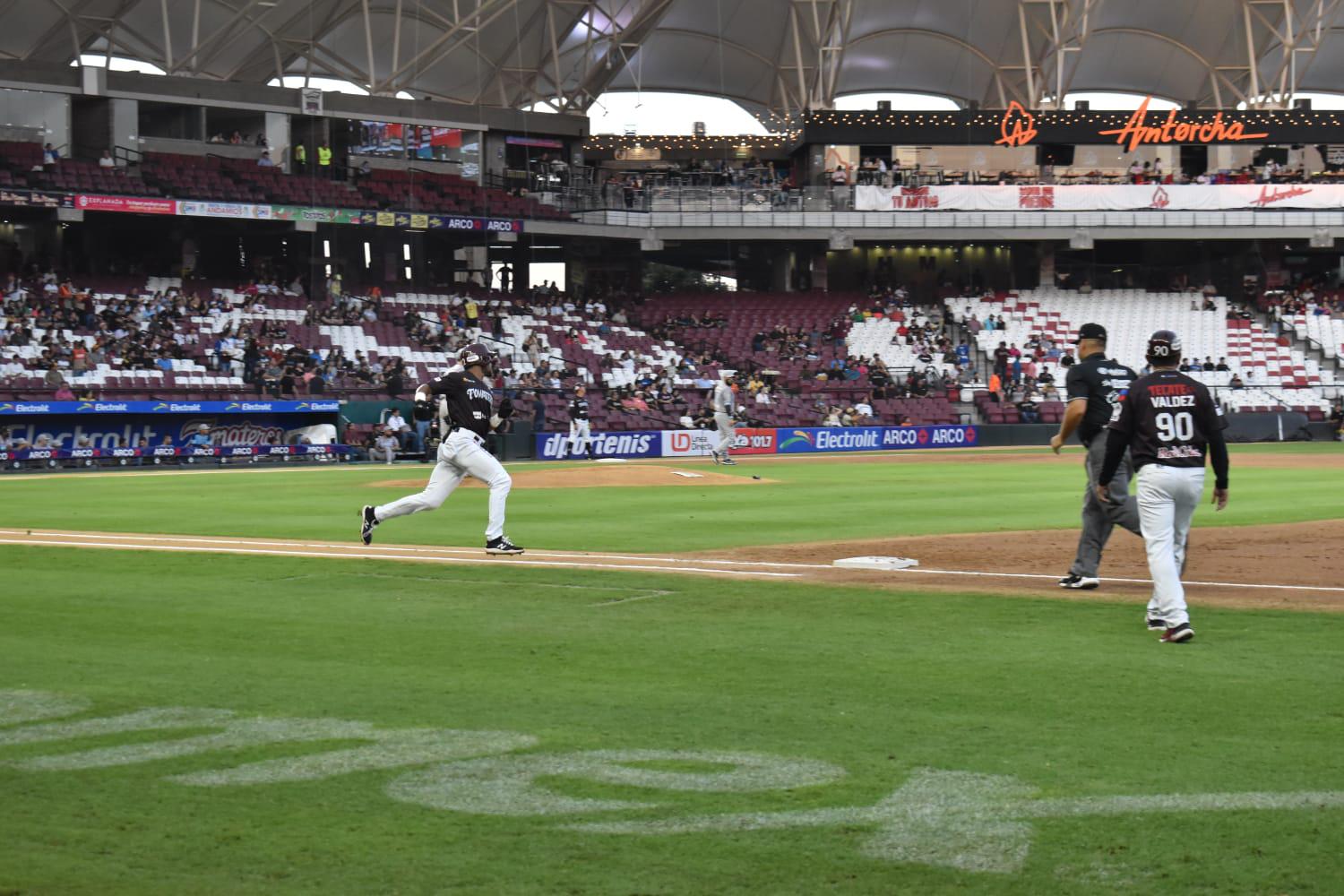 $!Algodoneros de Guasave se lleva la serie en Culiacán