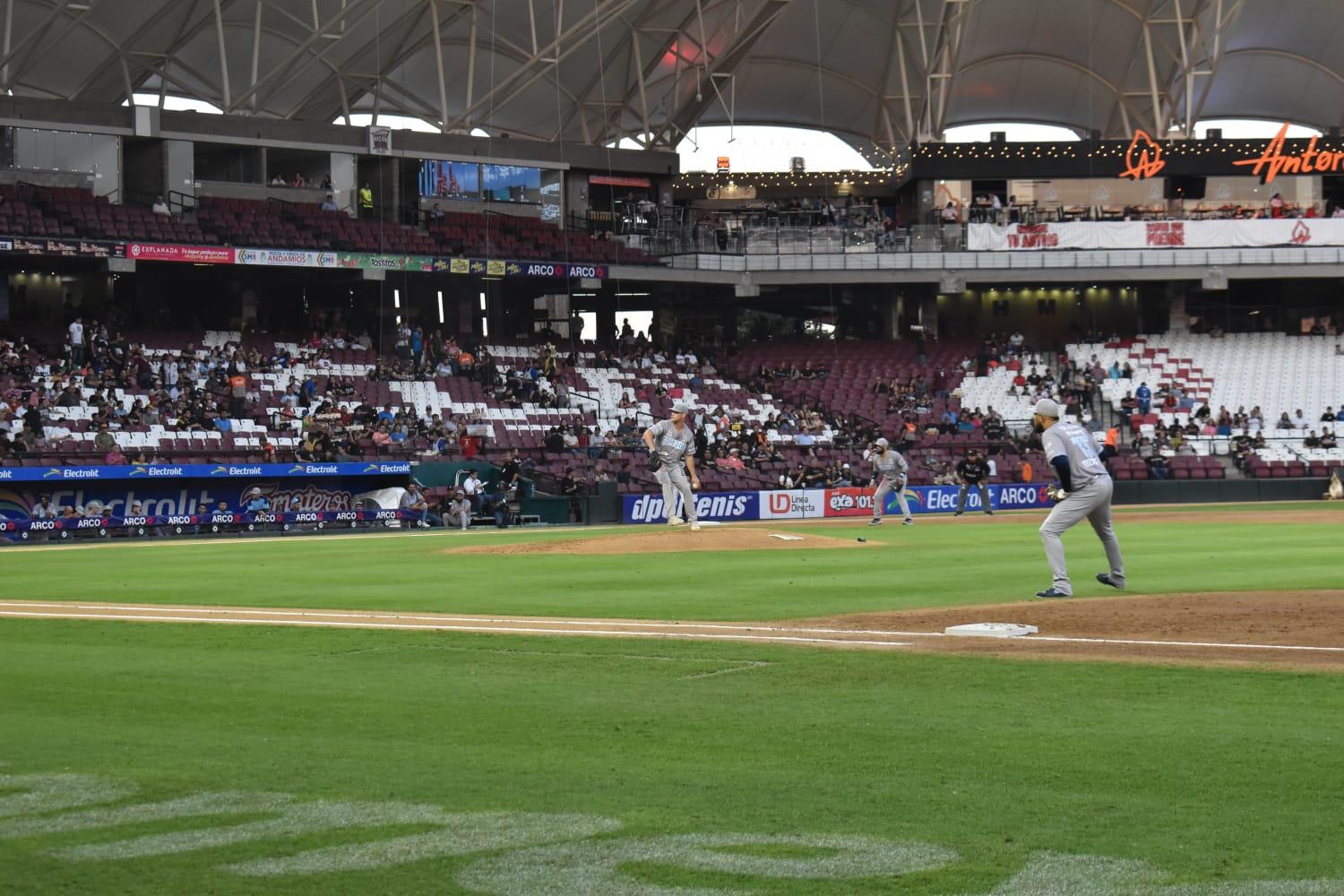 $!Algodoneros de Guasave se lleva la serie en Culiacán