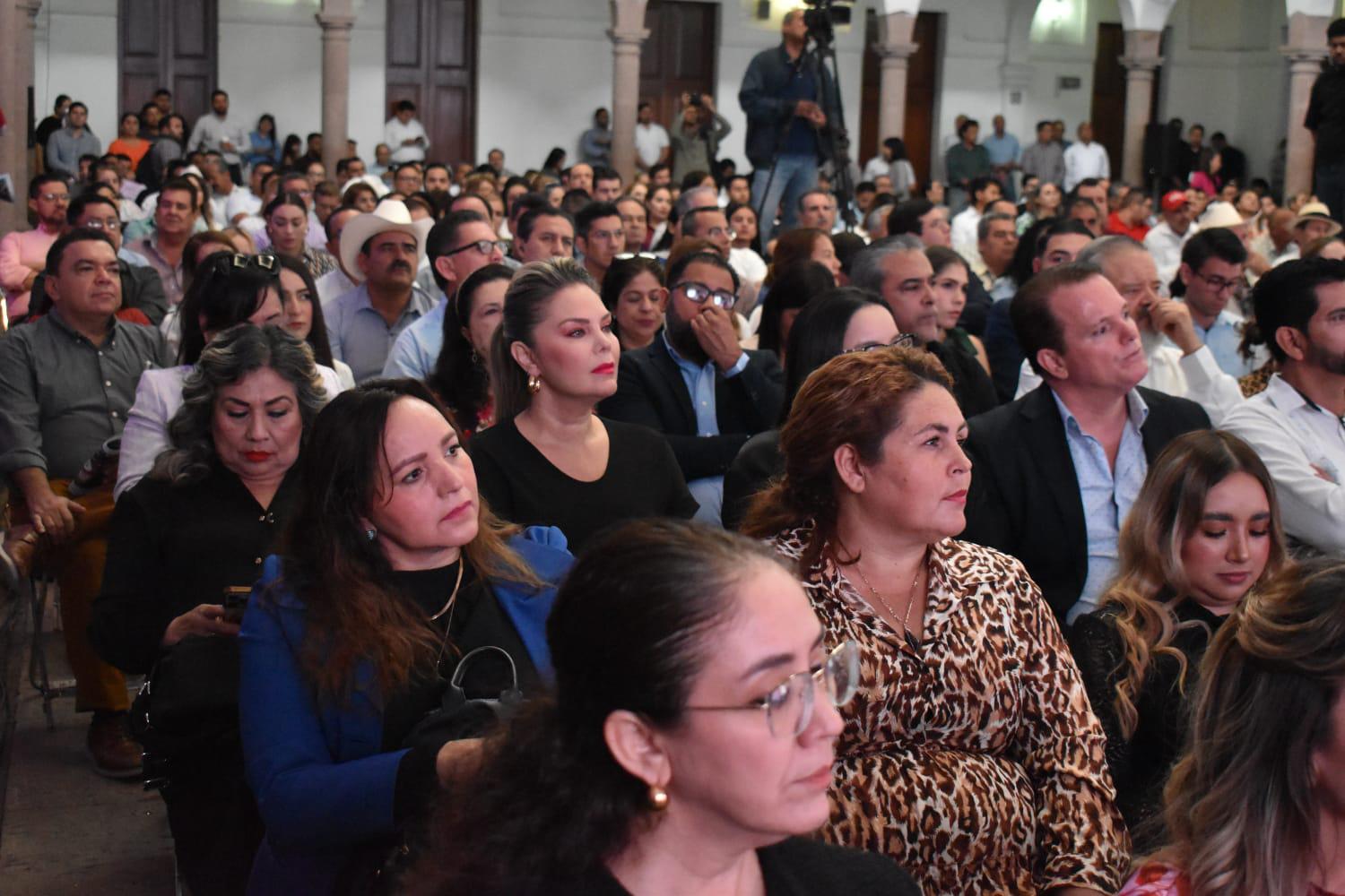 $!Imelda Castro destaca en quinto informe reducción de edad necesaria para ocupar cargos públicos