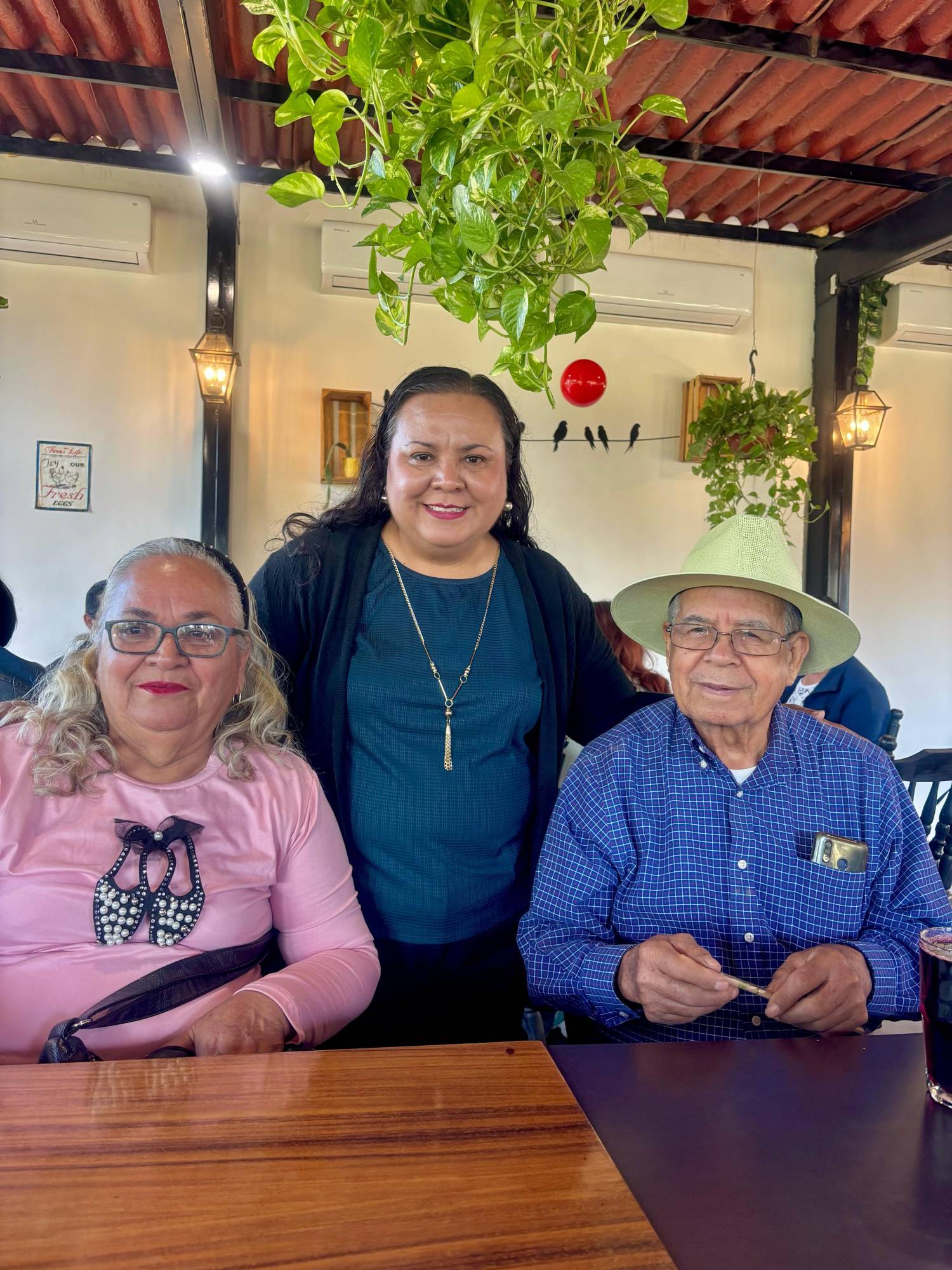 $!Sus papás María Juana López y Erasmo Aguilar.