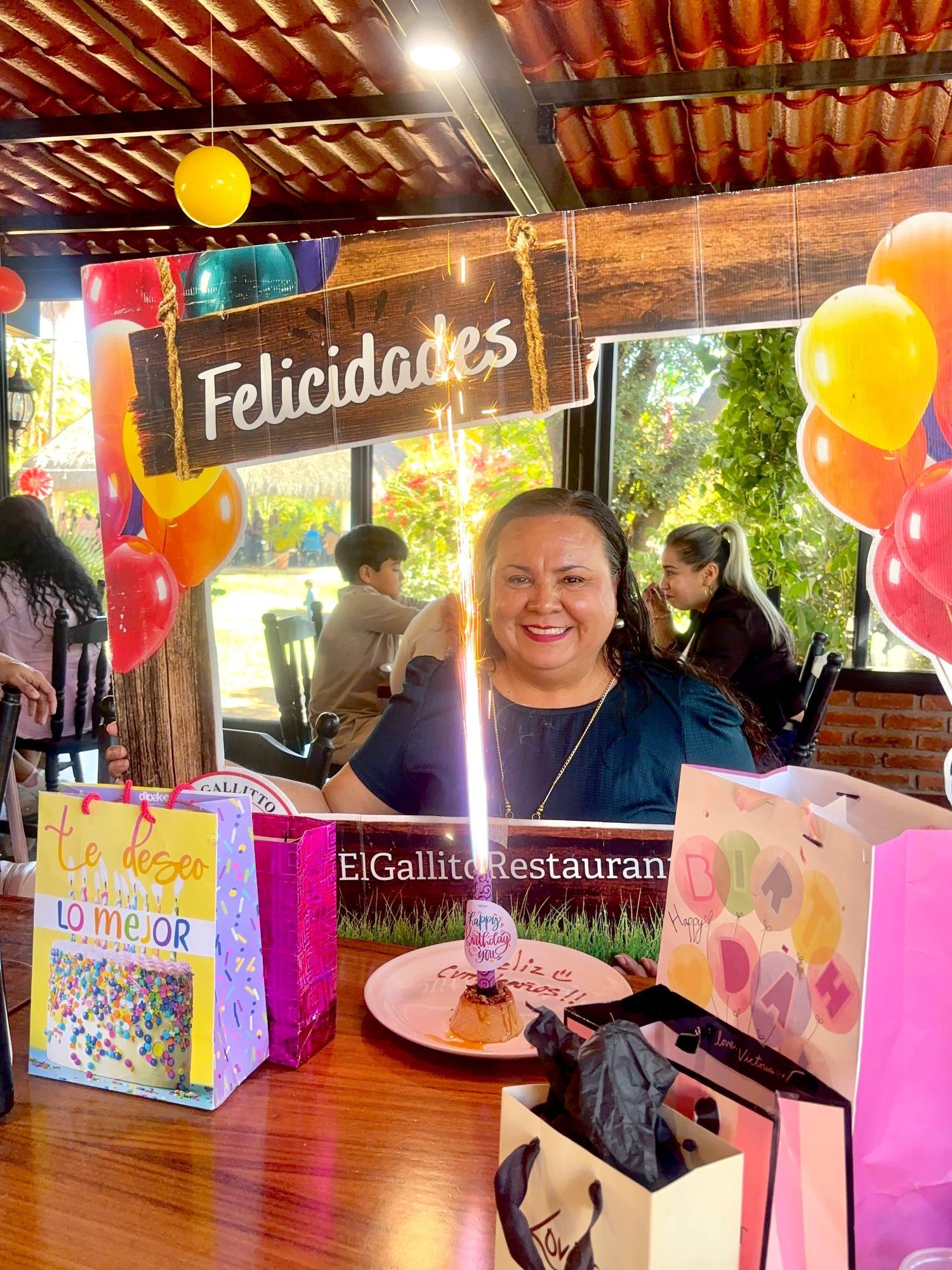 $!Muchos detalles recibió la cumpleañera.