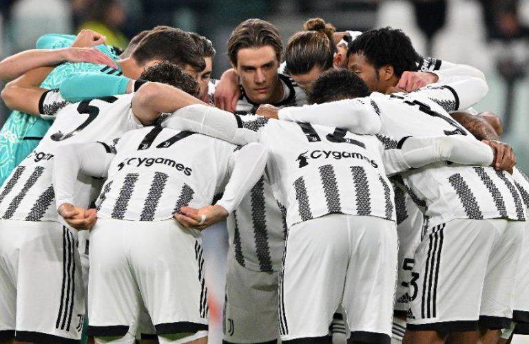 Juventus es castigado con 15 puntos en la Serie A