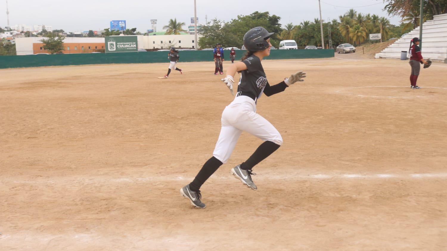 $!Softbolistas de Mazatlán se cuelgan el oro en la Juvenil Menor Femenil