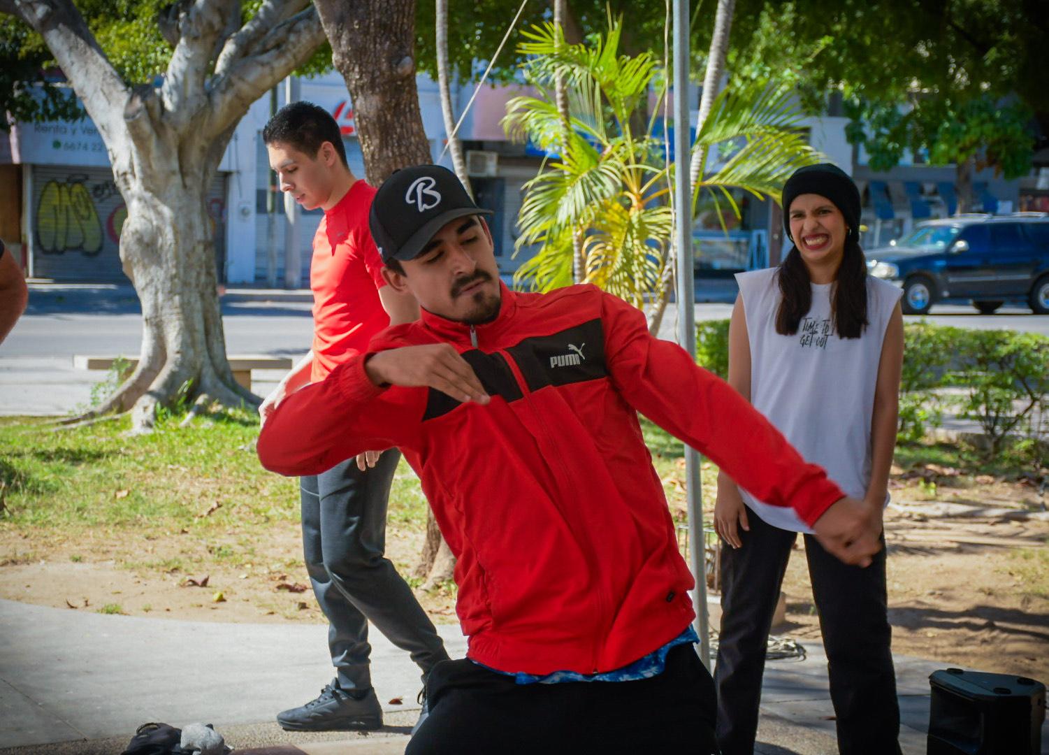 $!Bailan jóvenes en busca de la paz