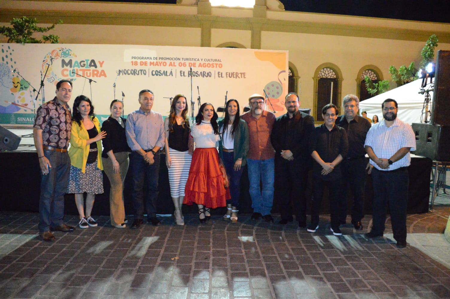 $!Las autoridades del Isic y del municipio en el inicio de las actividades.