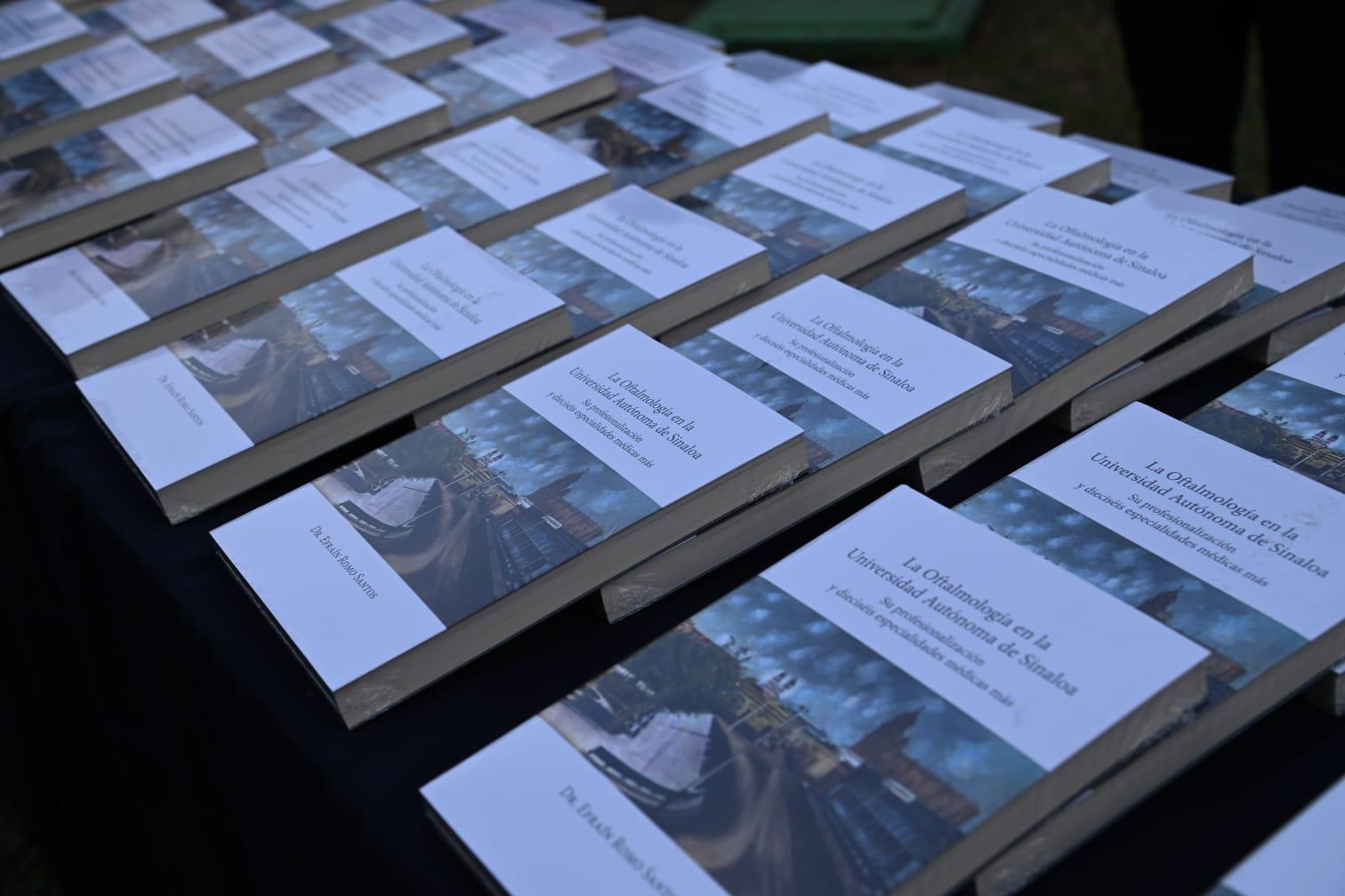 $!Presentan libro sobre el desarrollo de la Oftalmología en México y en Sinaloa