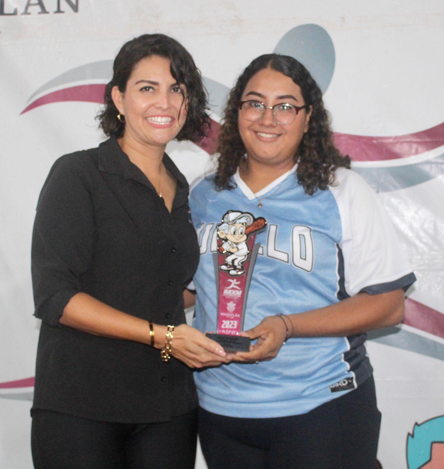 $!Premian a lo mejor de la Liga de Softbol Imdem