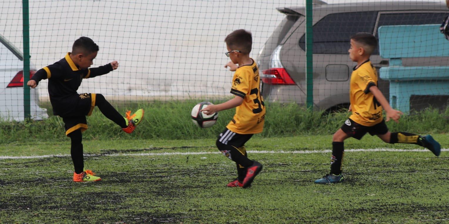 $!Alzan Pandas FC y Espartanos el título en la colonia Burócrata