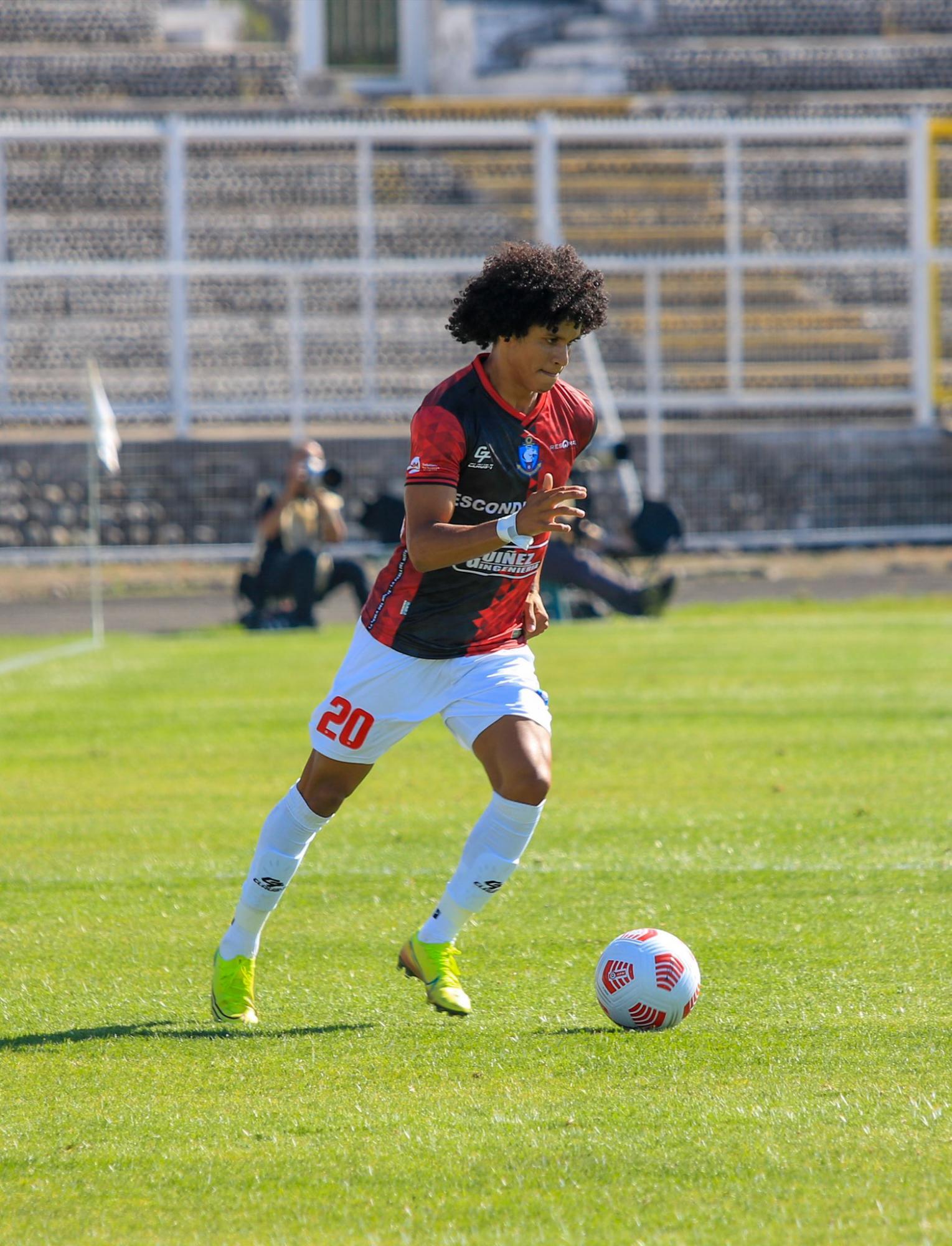 $!Venezolano Eduard Bello se sube al barco del Mazatlán FC como refuerzo