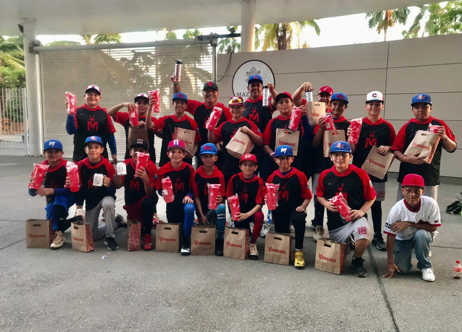 $!Venaditos de Mazatlán concluye entrenamientos en el Teodoro Mariscal