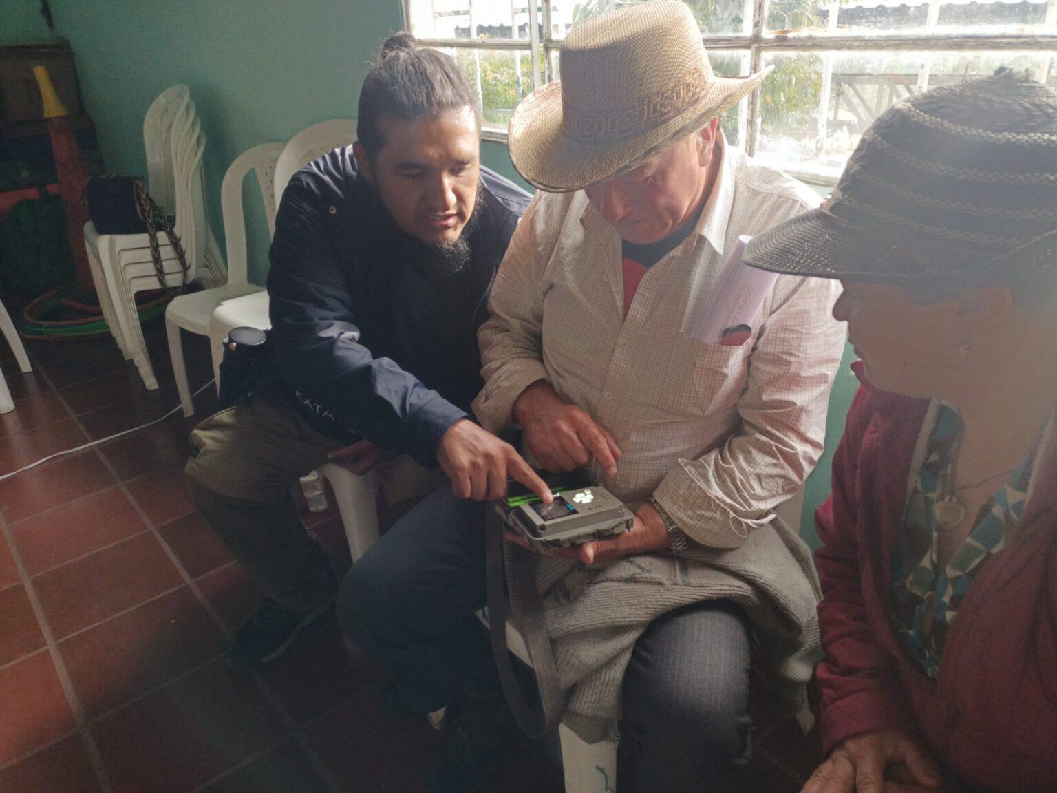 $!Los ganaderos se han capacitado en la instalación de cámaras trampa para detectar al oso andino en sus áreas conservadas voluntariamente.