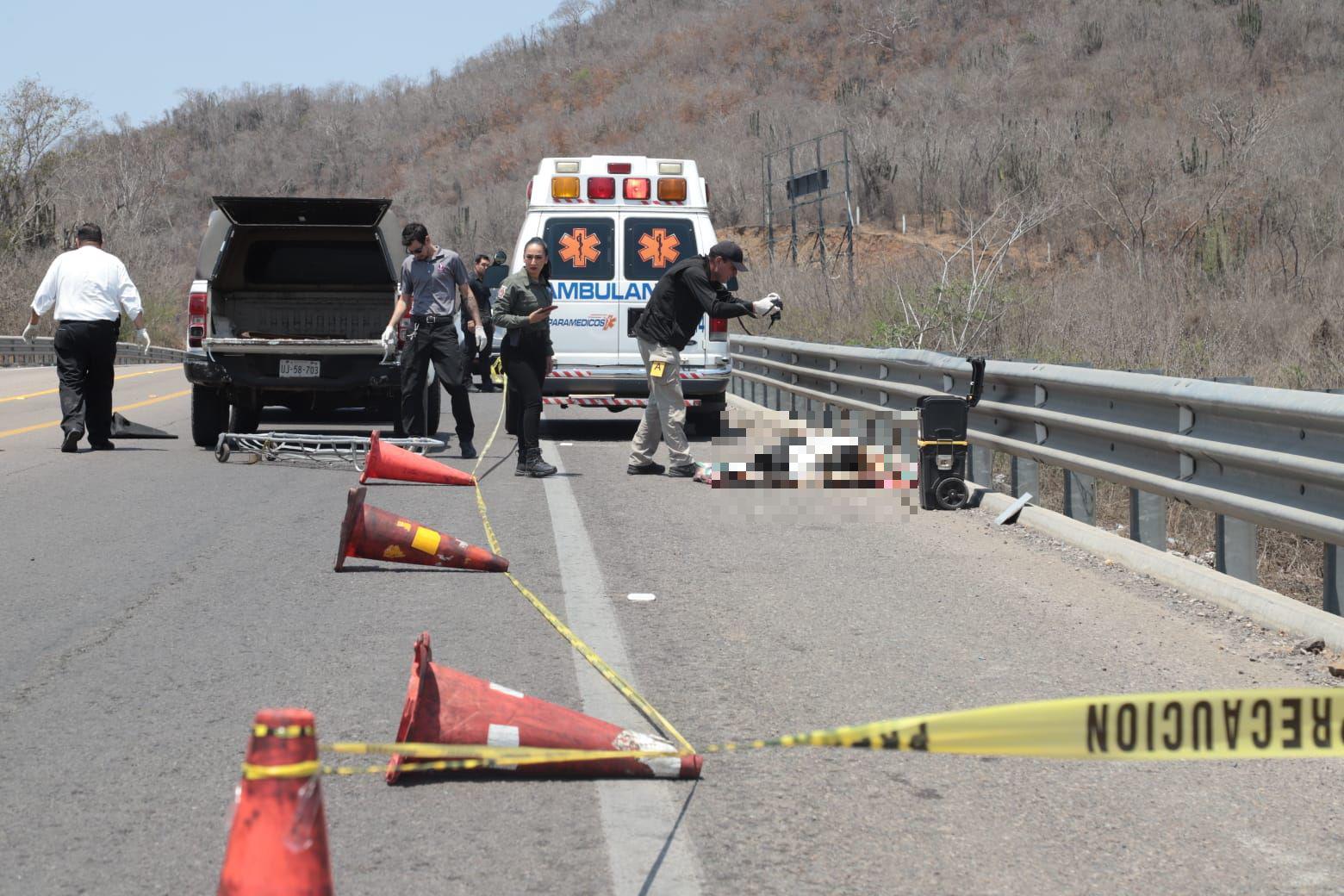 $!Hallan a hombre sin vida y encobijado en el Ramal Múnich, al norte de Mazatlán