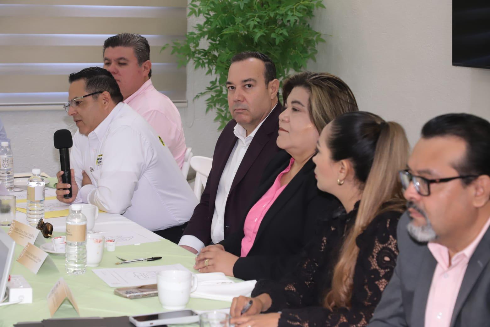$!Candidatos al Poder Judicial exponen propuestas en foro organizado por abogados en Mazatlán