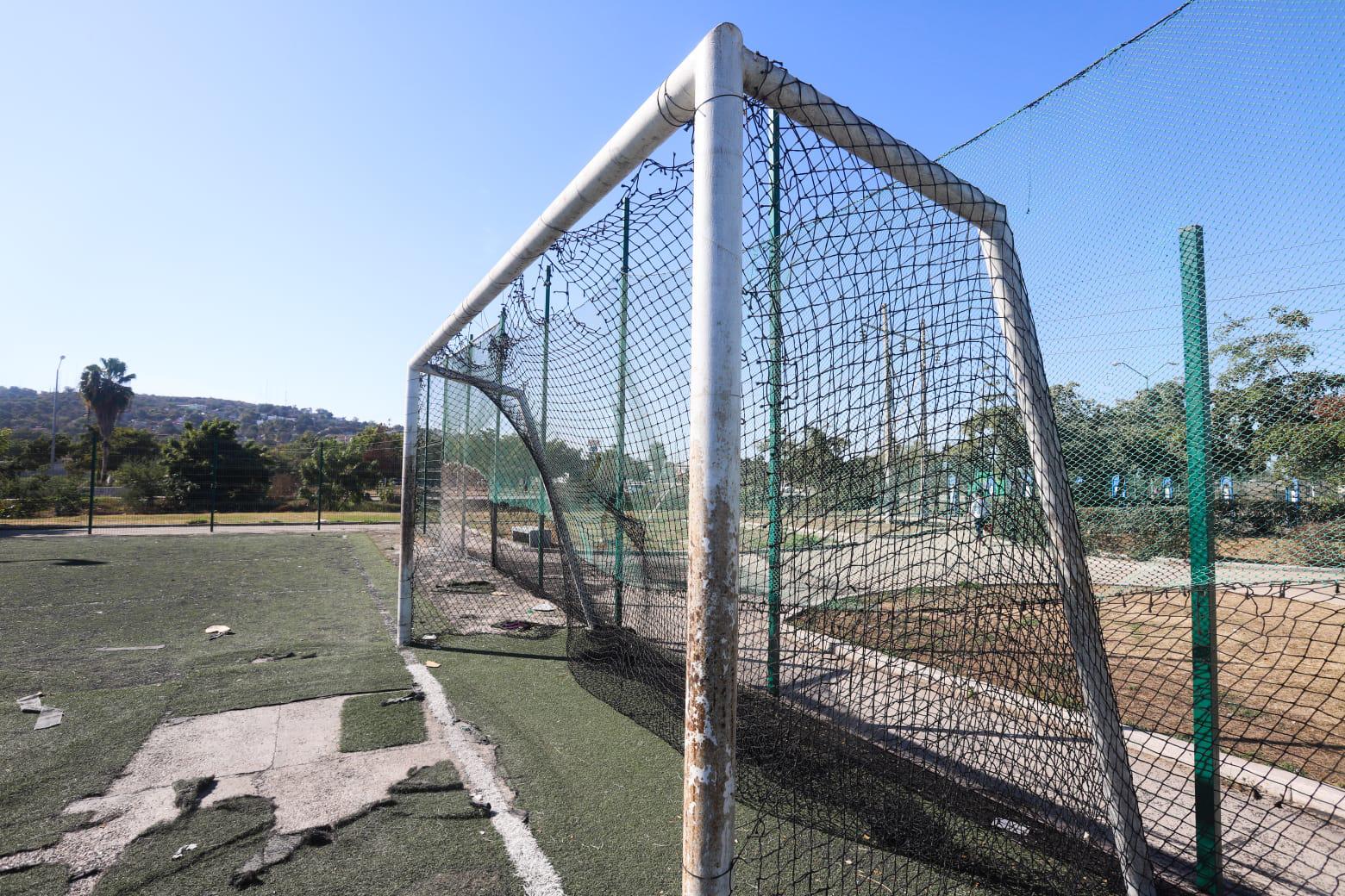 $!Está campo y parque de La Foresta en el abandono; Imdem promete rehabilitarlo