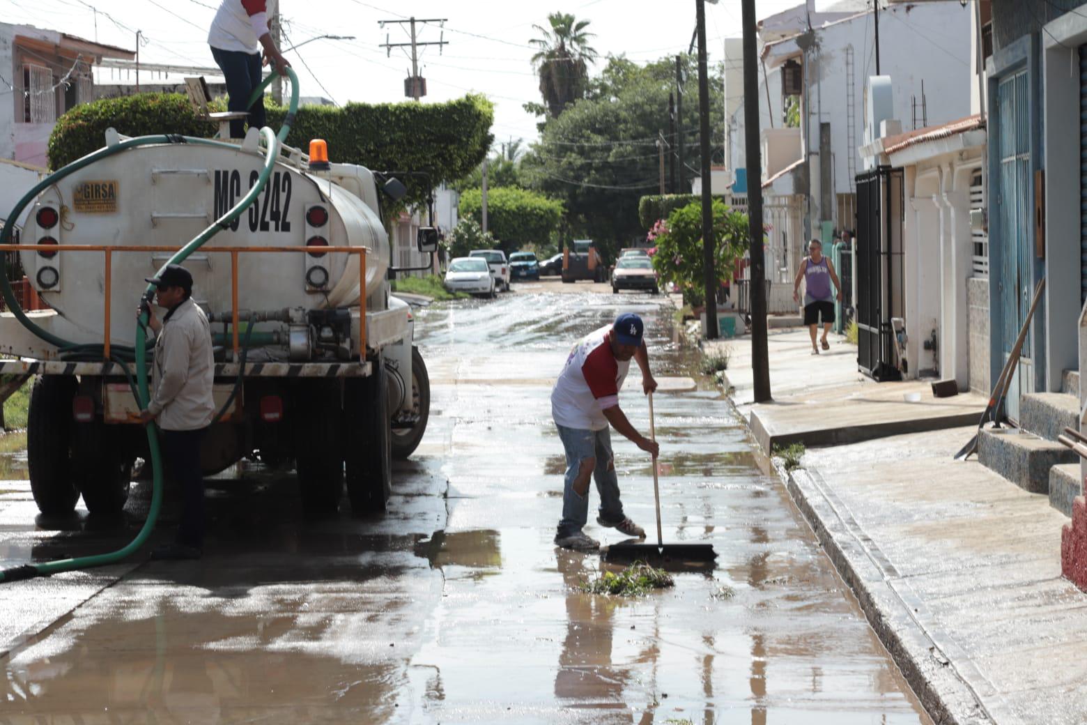 $!Viven complicada madrugada vecinos colindantes al Arroyo Jabalines