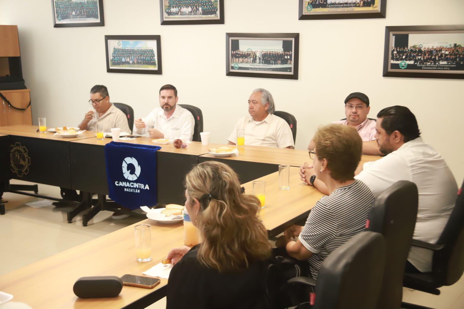 $!Facilitarán Canacintra y Utesc prácticas profesionales a estudiantes de Sinaloa