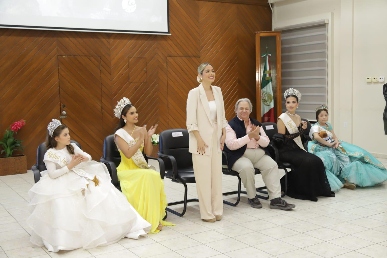$!La Presidenta Municipal de Mazatlán, Estrella Palacios Domínguez, recibió en Cabildo a los candidatos.