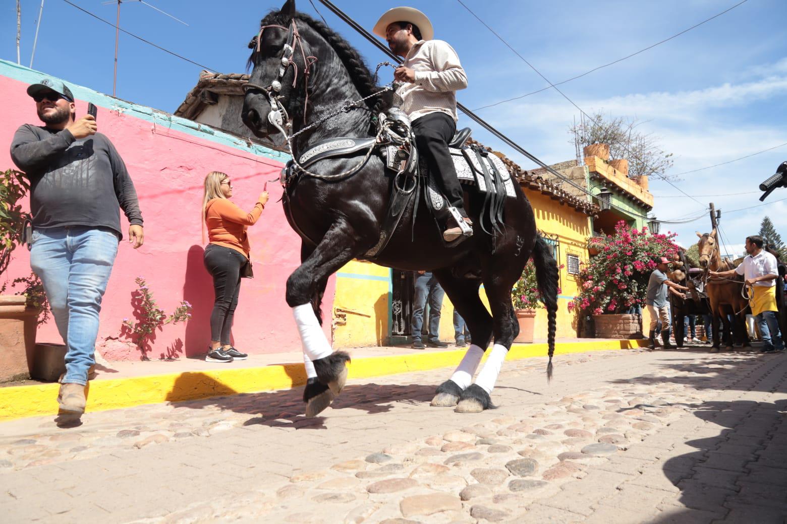 $!Se suman autoridades municipales y estatales a la reactivación económica de la zona rural de Mazatlán