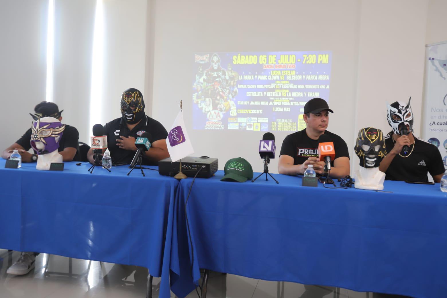 $!Destapan lucha inicial en presentación de La Parka en Mazatlán